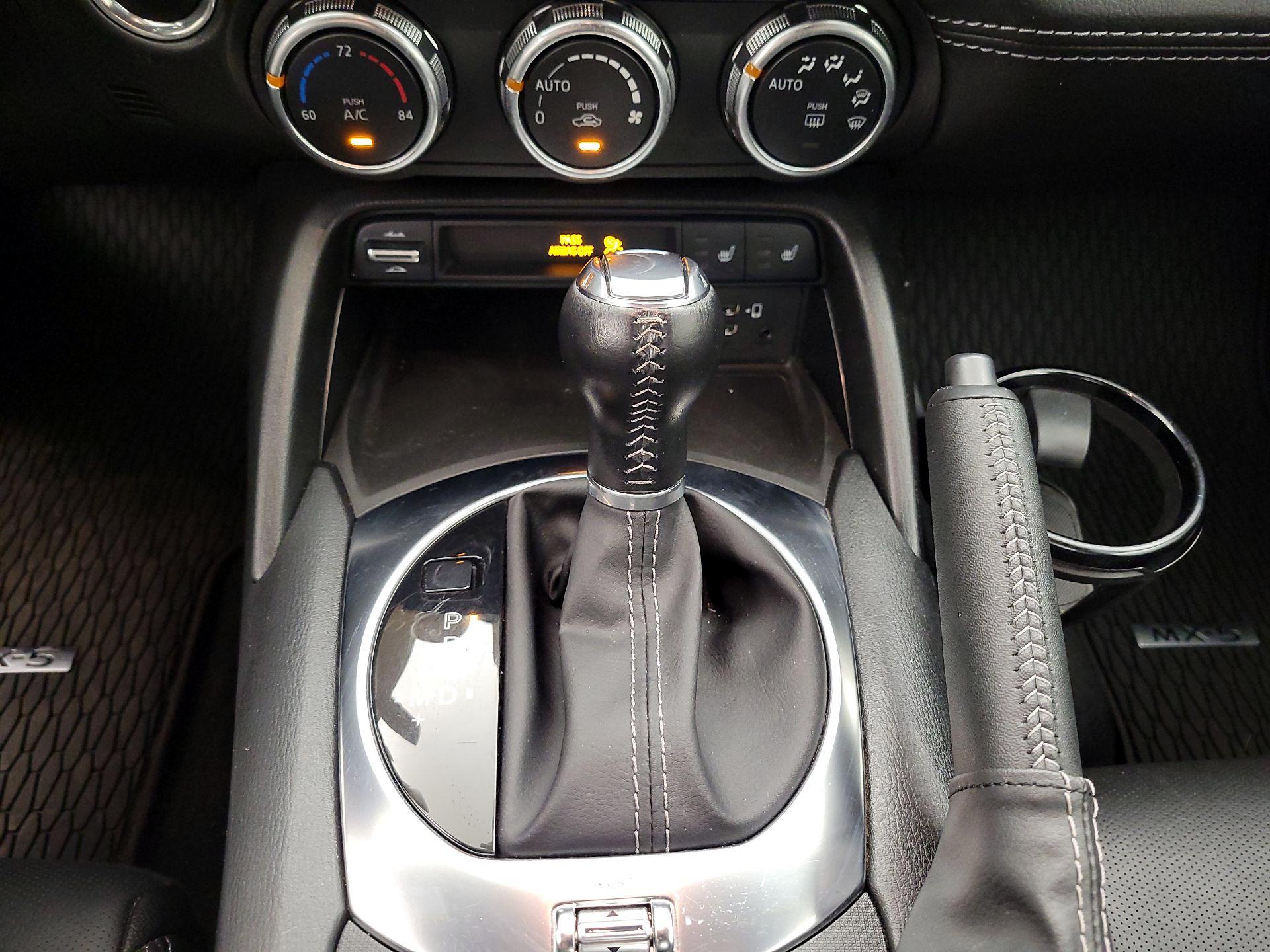 Thumbnail: 2023 Mazda MX-5 Miata - 18