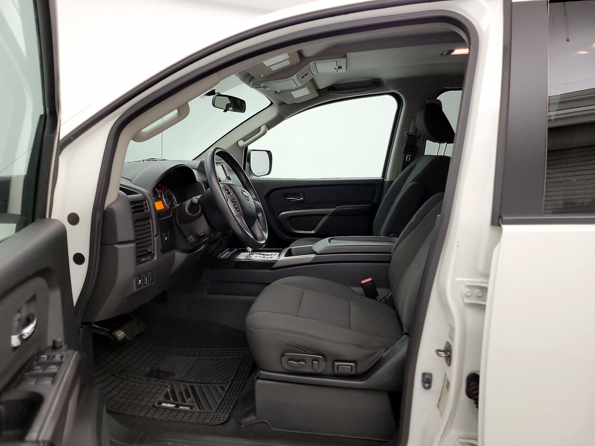 Thumbnail: 2015 Nissan Titan - 11