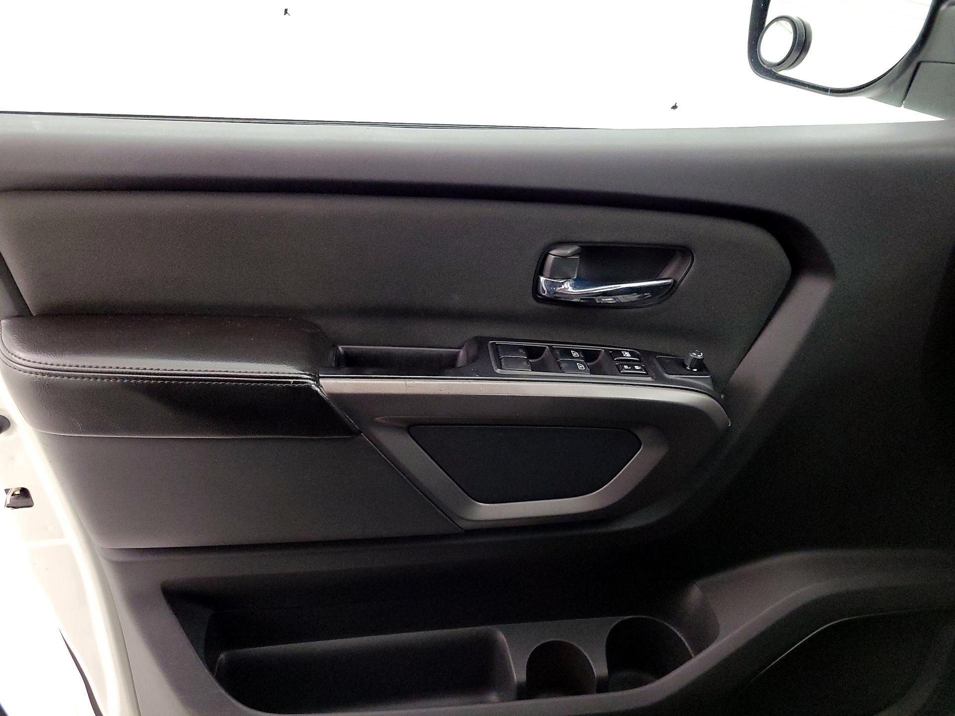 Thumbnail: 2015 Nissan Titan - 12