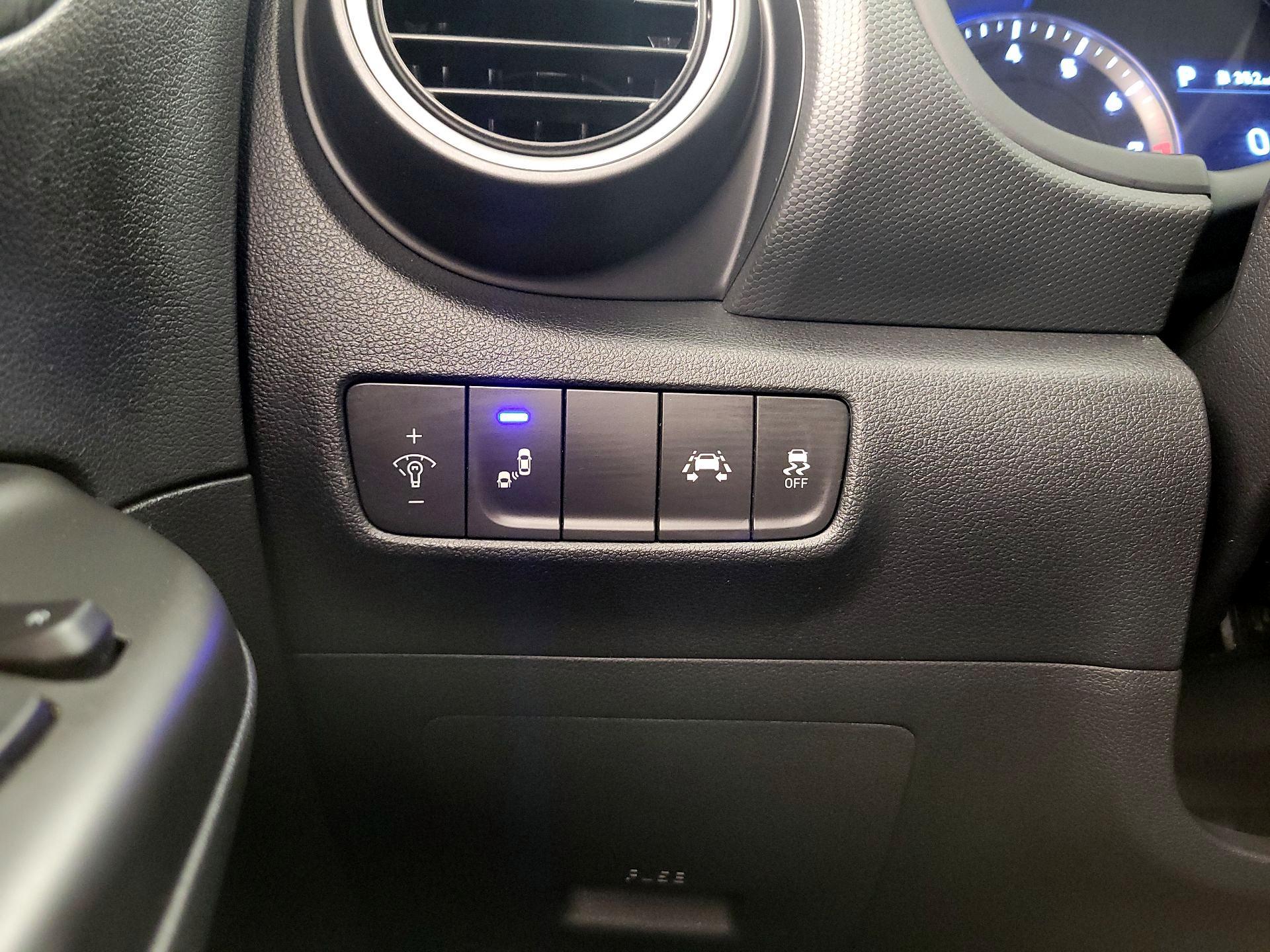 Thumbnail: 2021 Hyundai Kona - 13