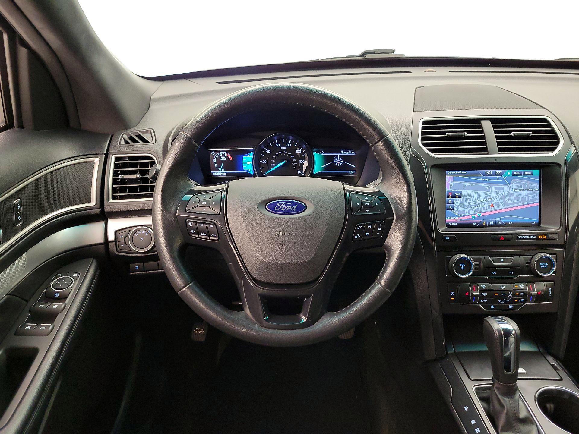 Thumbnail: 2016 Ford Explorer - 10