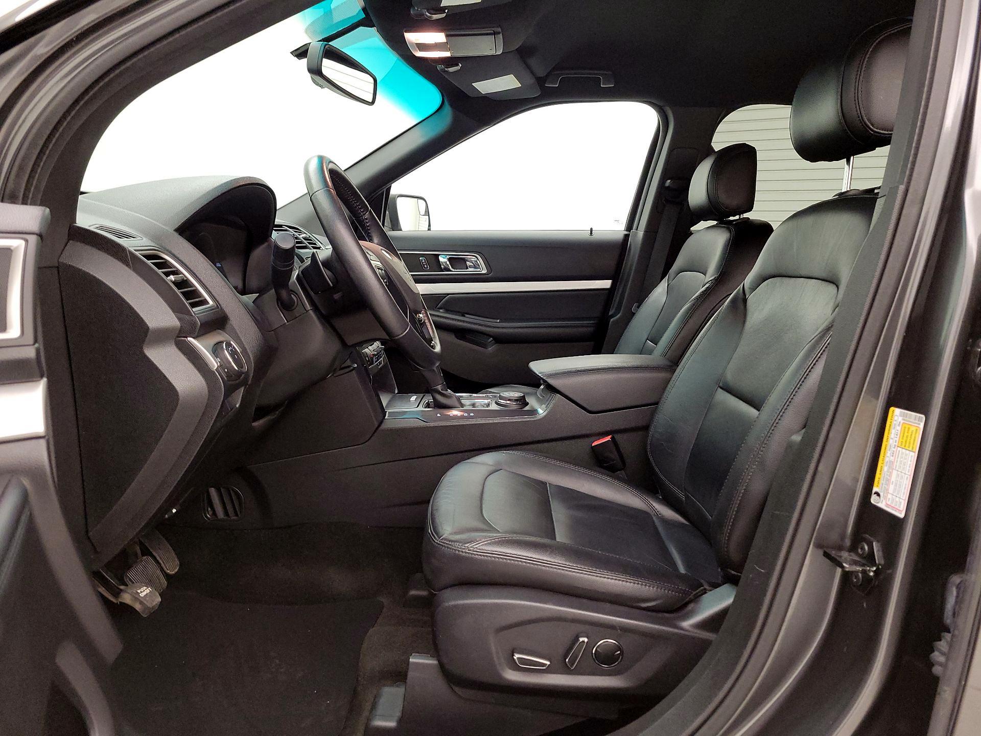 Thumbnail: 2016 Ford Explorer - 11