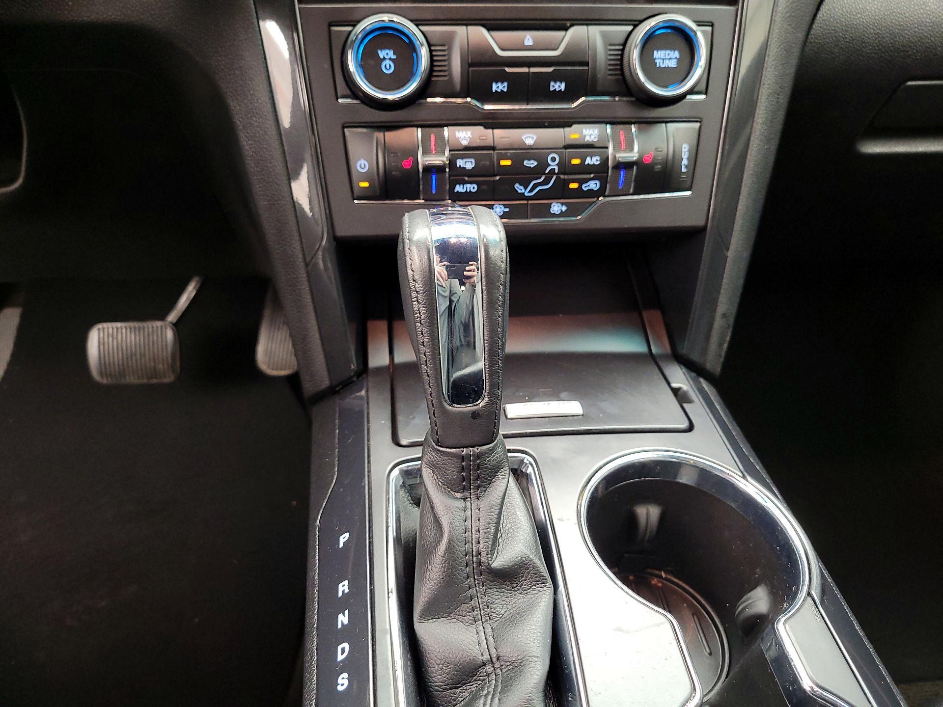 Thumbnail: 2016 Ford Explorer - 18