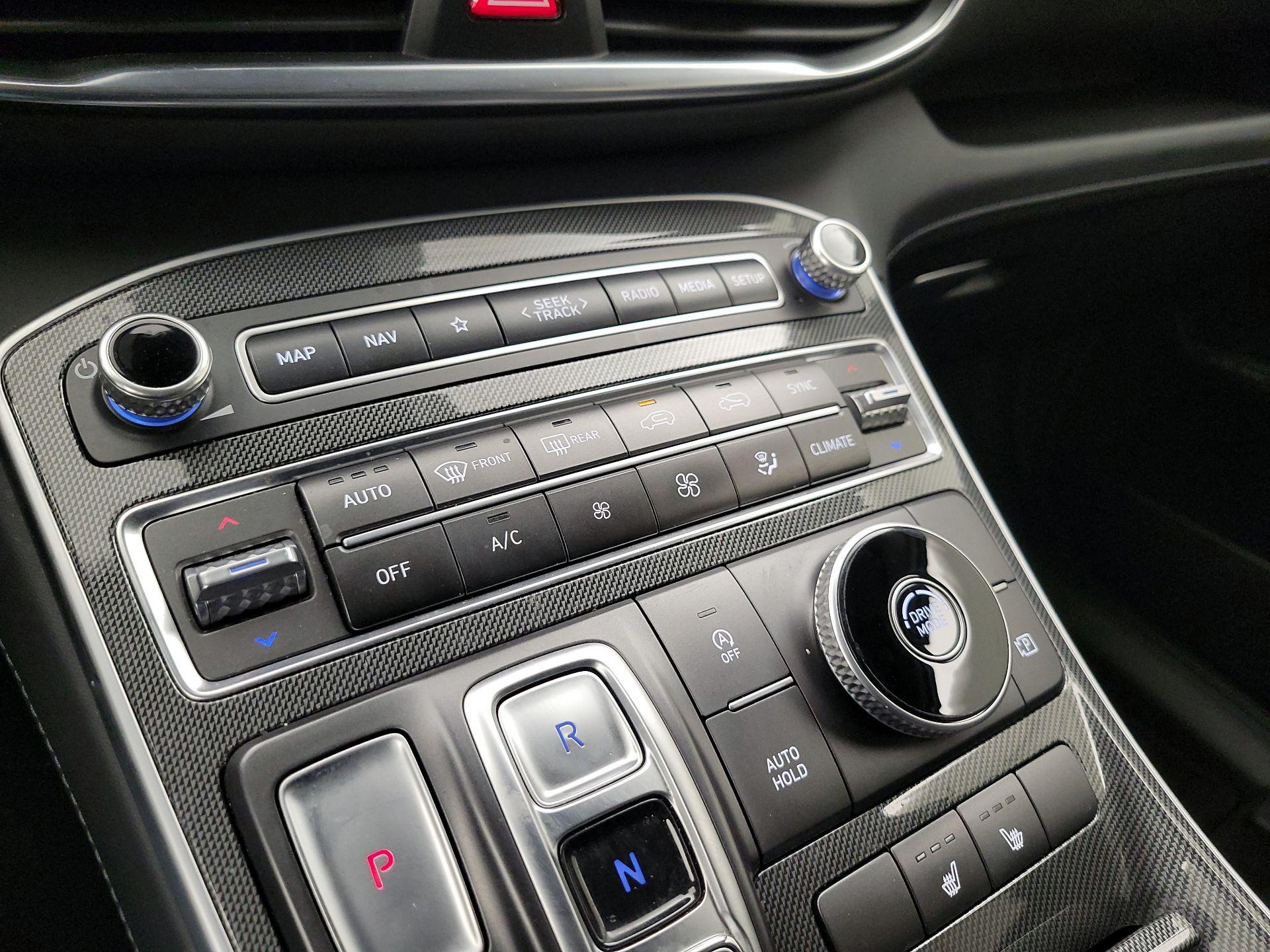 Thumbnail: 2022 Hyundai Santa Fe - 17