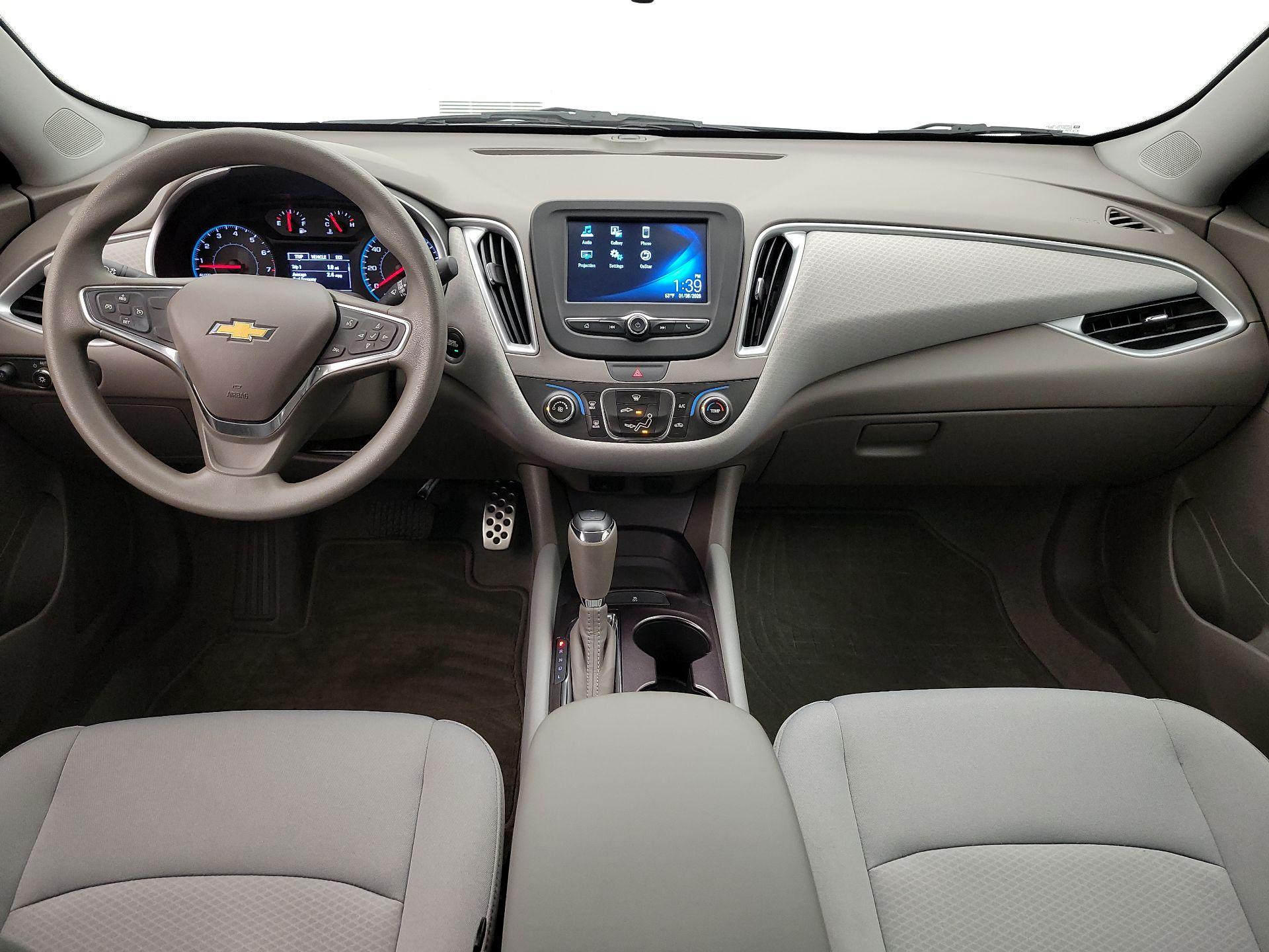 Thumbnail: 2017 Chevrolet Malibu - 9