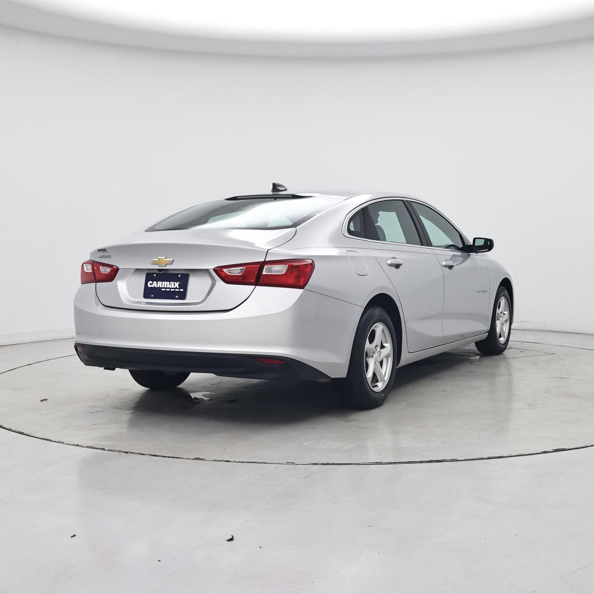 Thumbnail: 2017 Chevrolet Malibu - 8