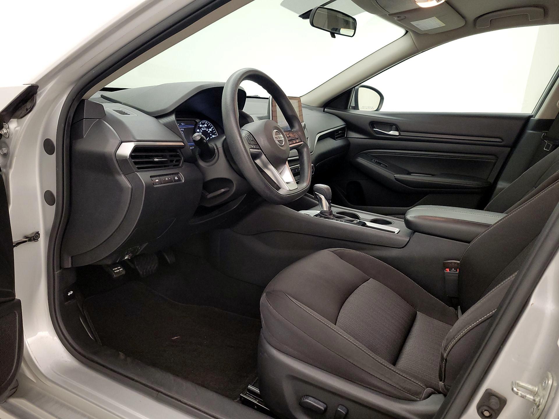 Thumbnail: 2020 Nissan Altima - 11