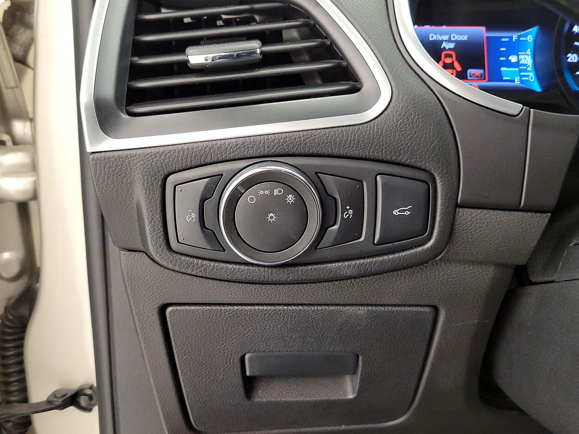 Thumbnail: 2017 Ford Edge - 11