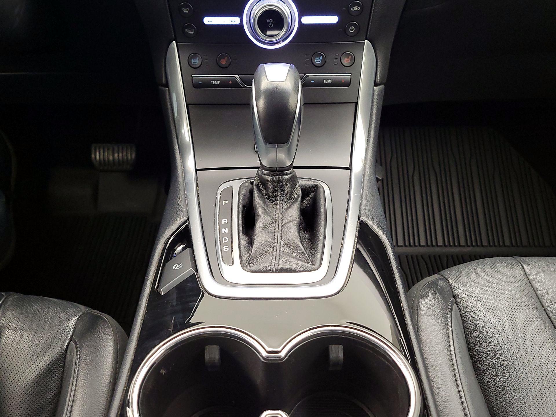 Thumbnail: 2017 Ford Edge - 16