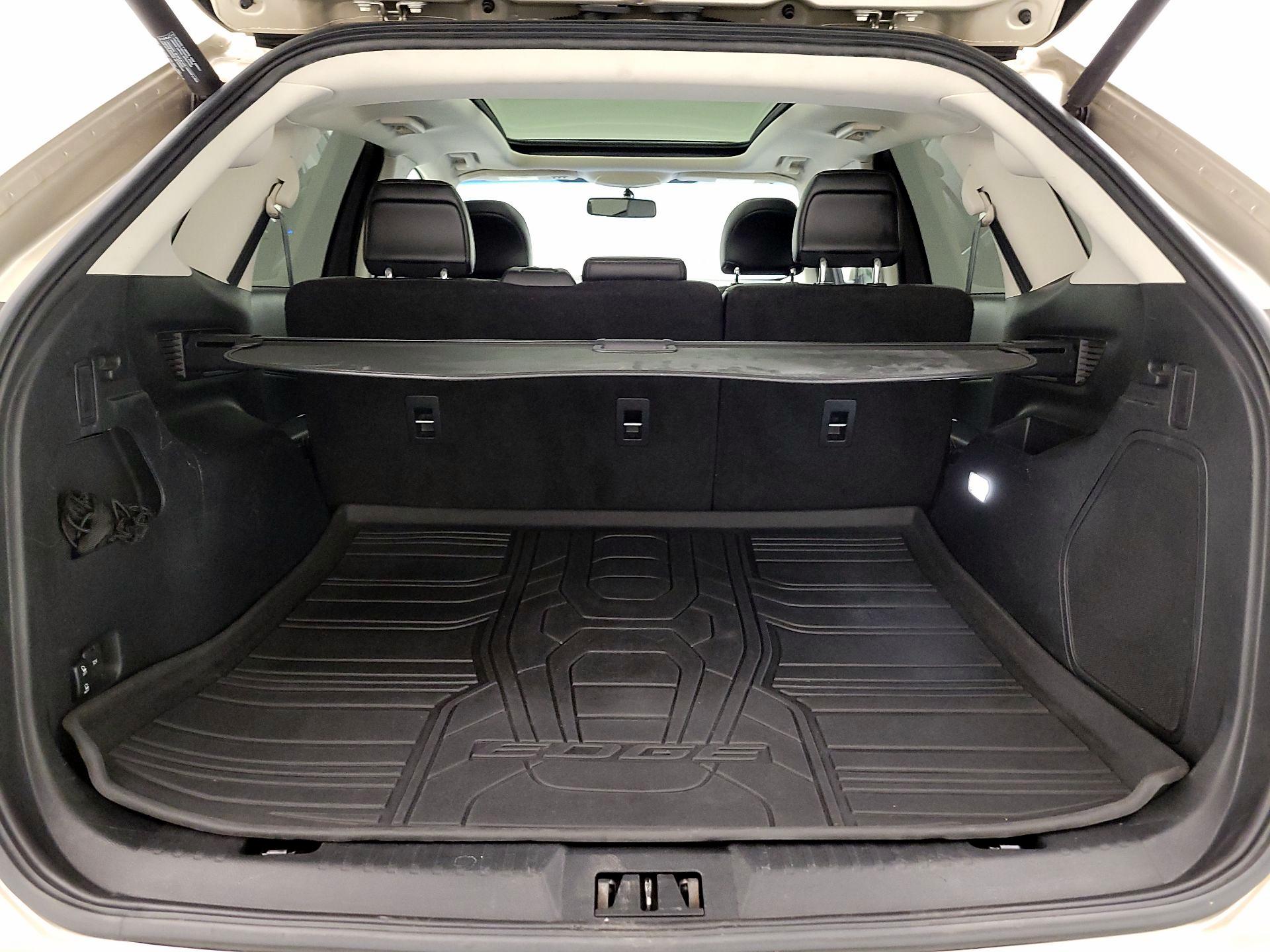 Thumbnail: 2017 Ford Edge - 20