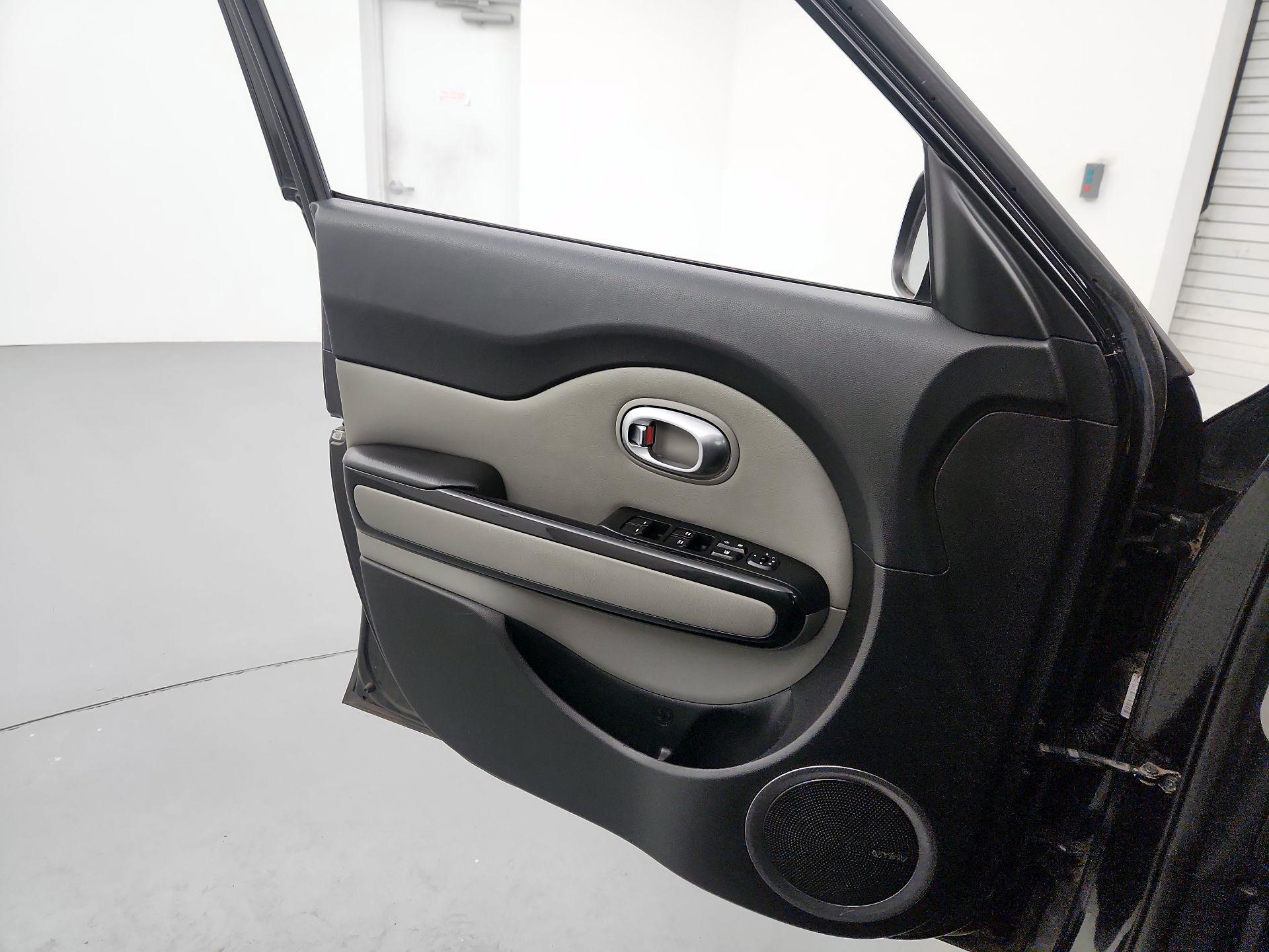 Thumbnail: 2014 Kia Soul - 12