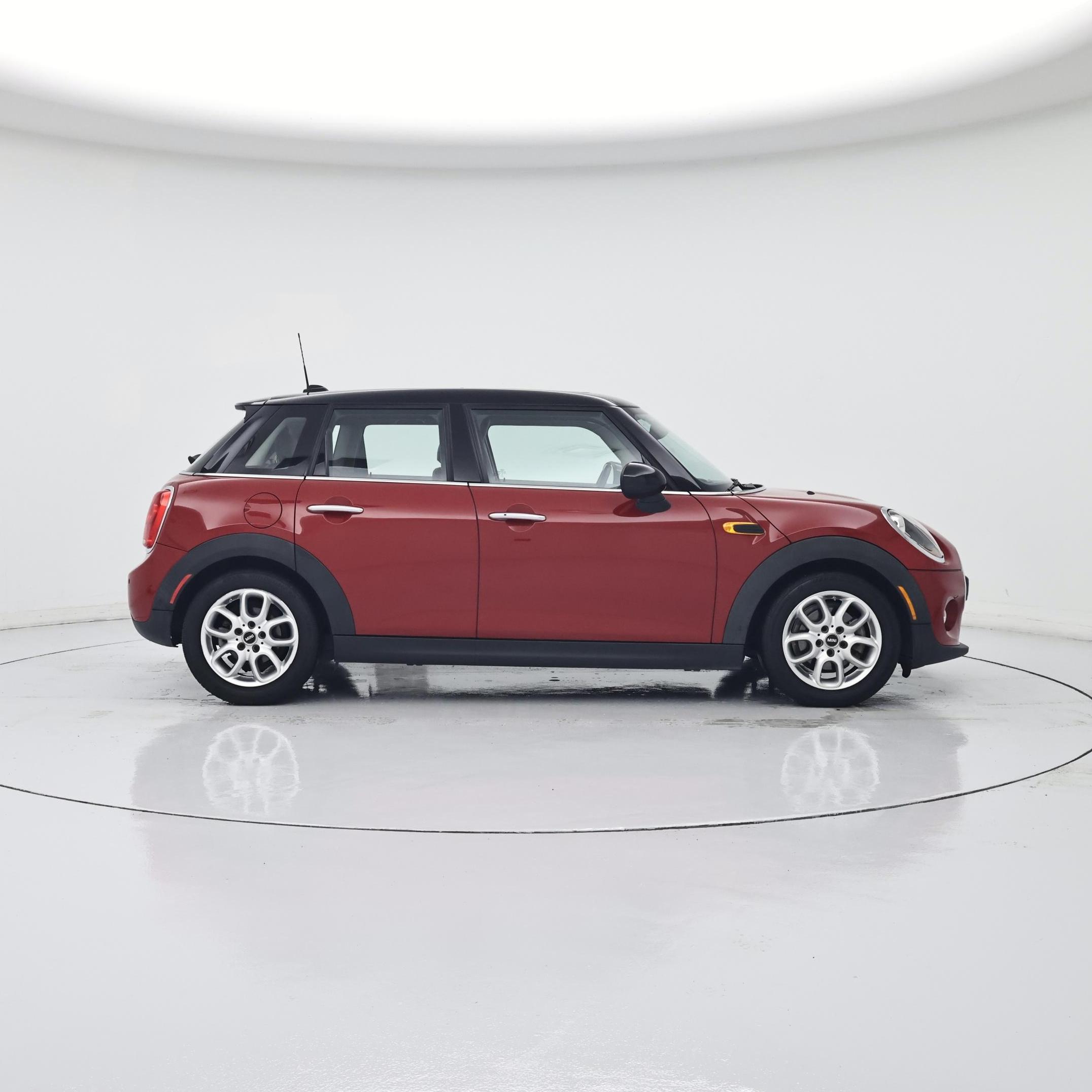Thumbnail: 2017 MINI Cooper Hardtop - 7