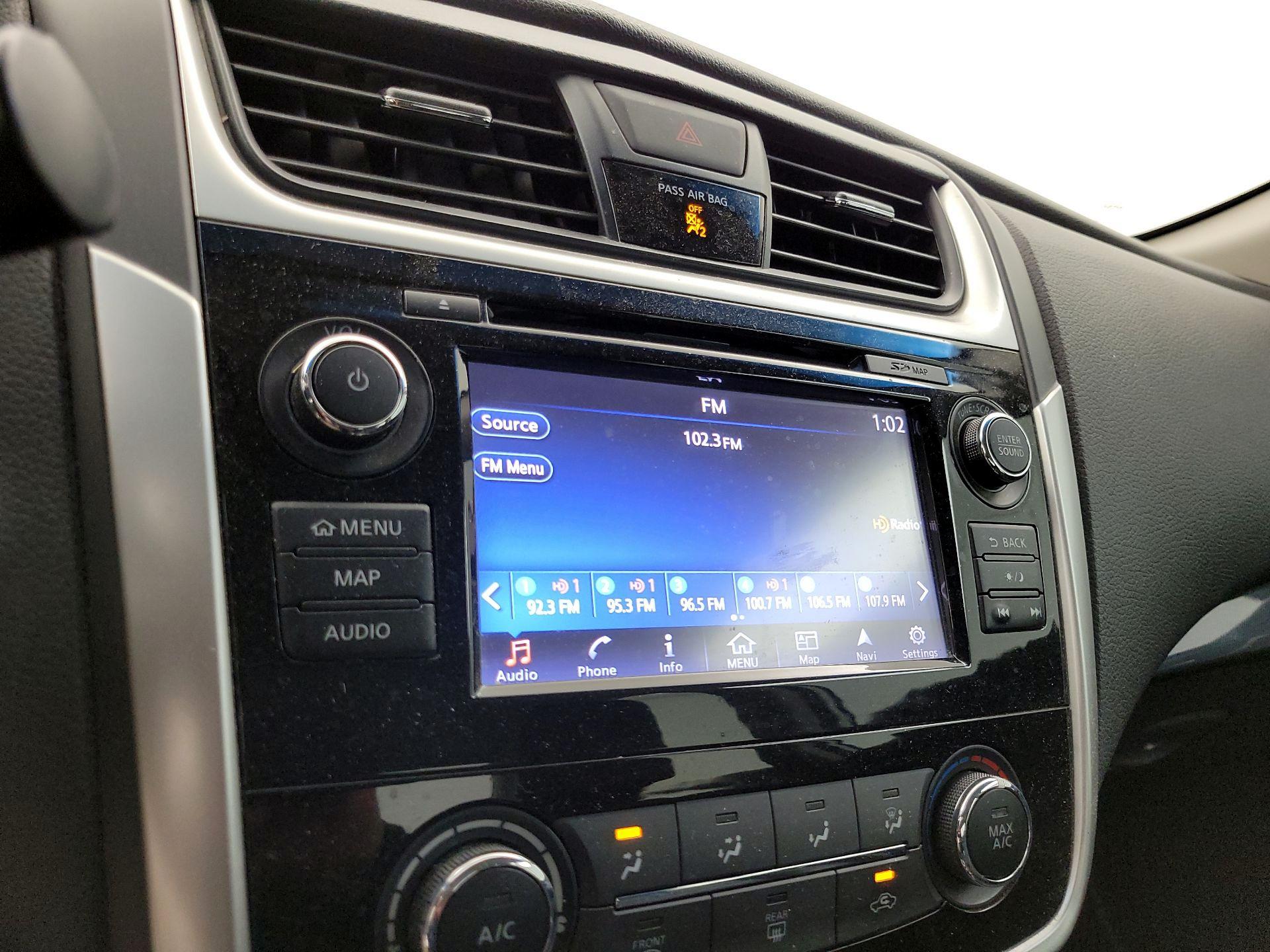 Thumbnail: 2018 Nissan Altima - 16