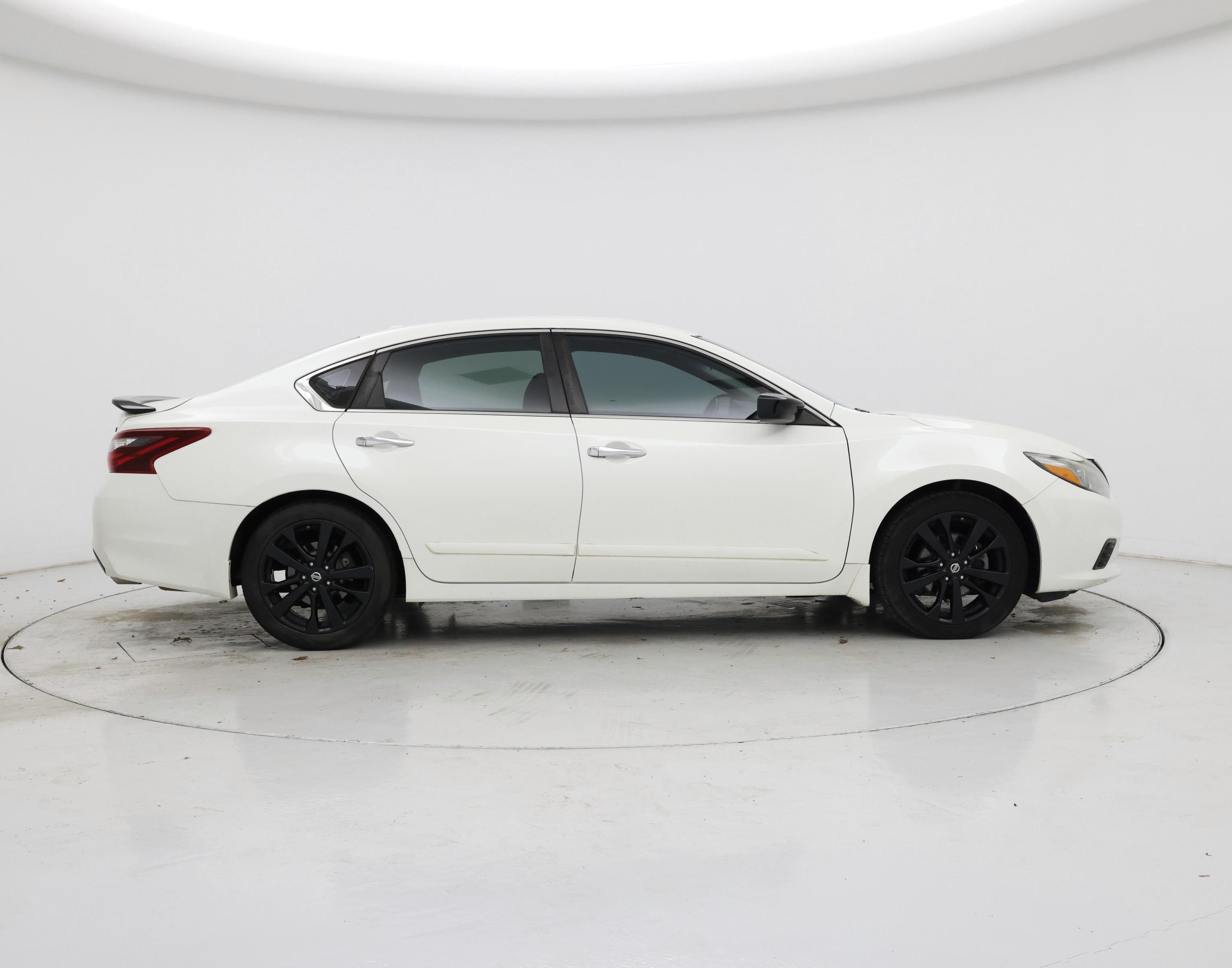 Thumbnail: 2018 Nissan Altima - 7