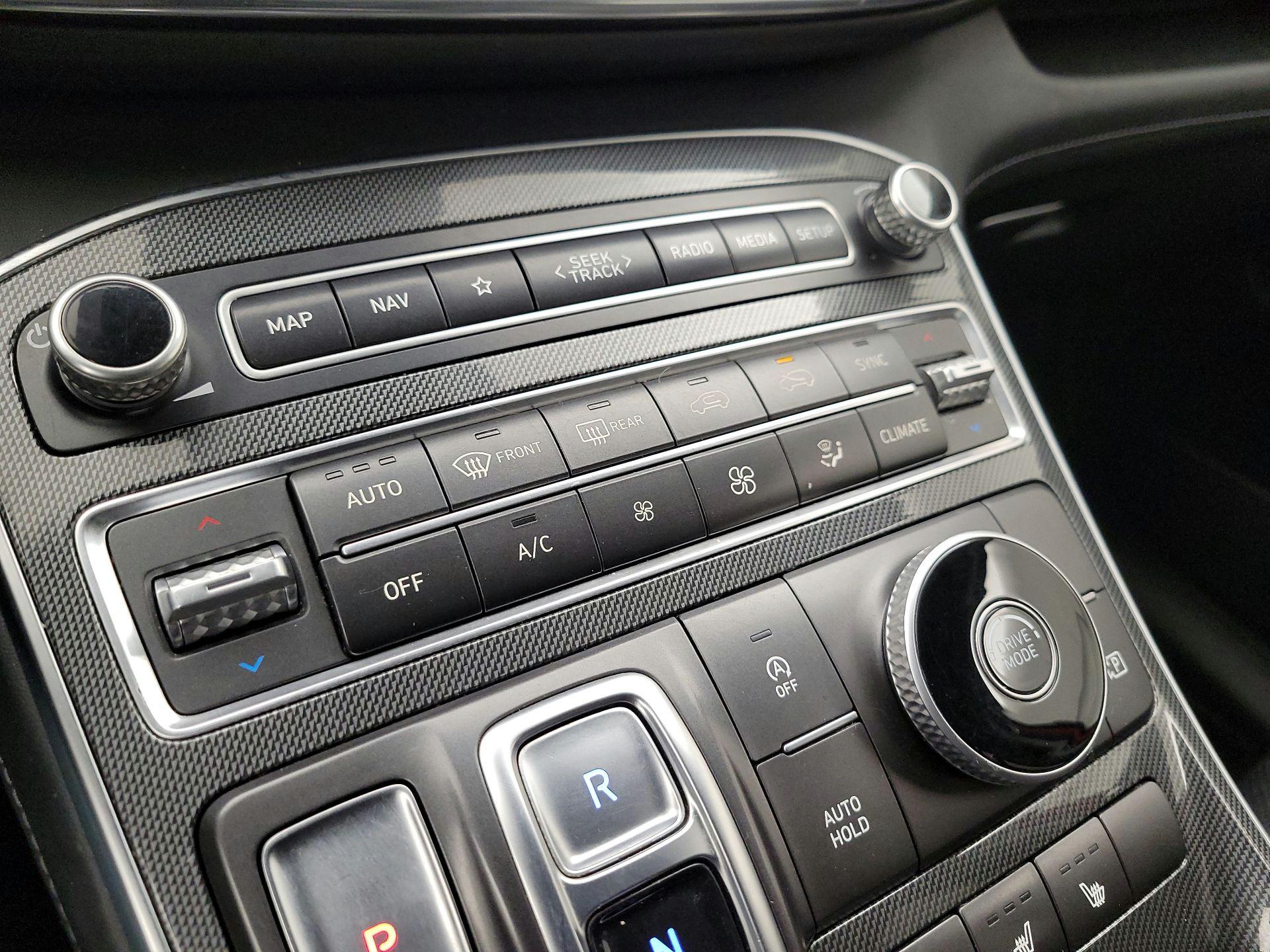 Thumbnail: 2021 Hyundai Santa Fe - 17