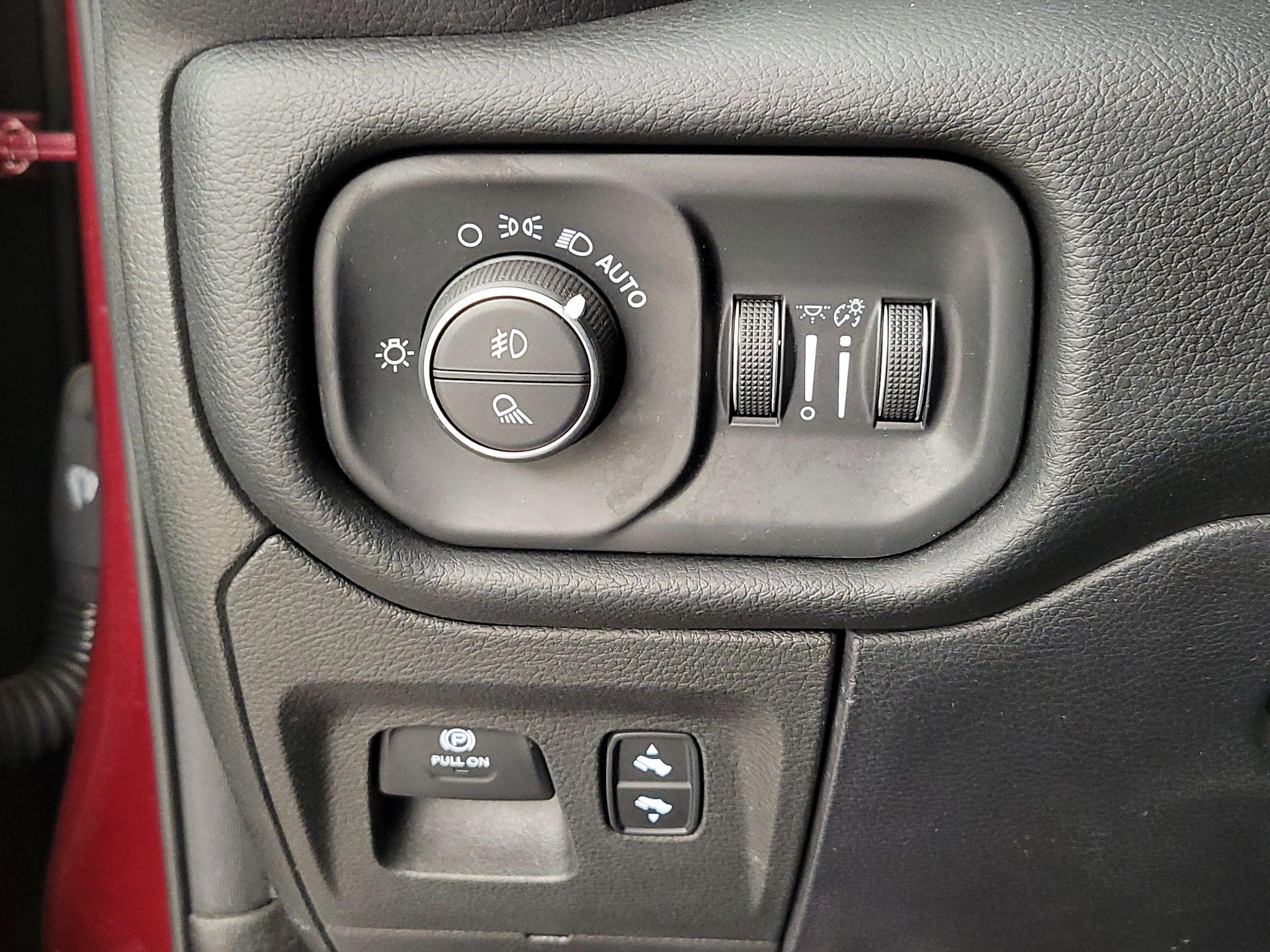 Thumbnail: 2019 RAM 1500 - 13