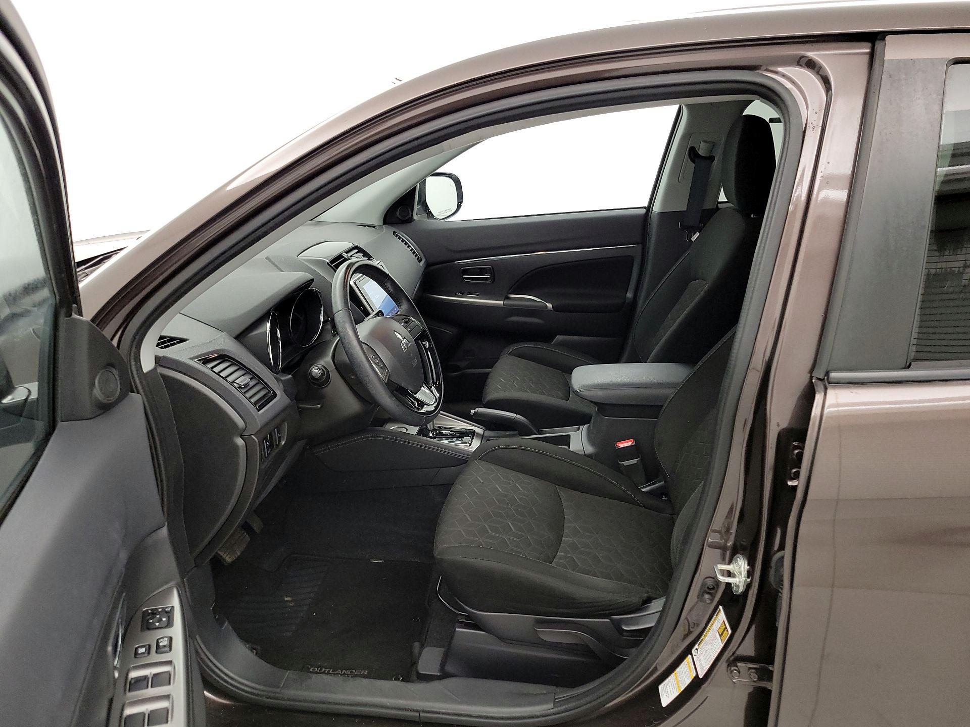 Thumbnail: 2020 Mitsubishi Outlander Sport - 11