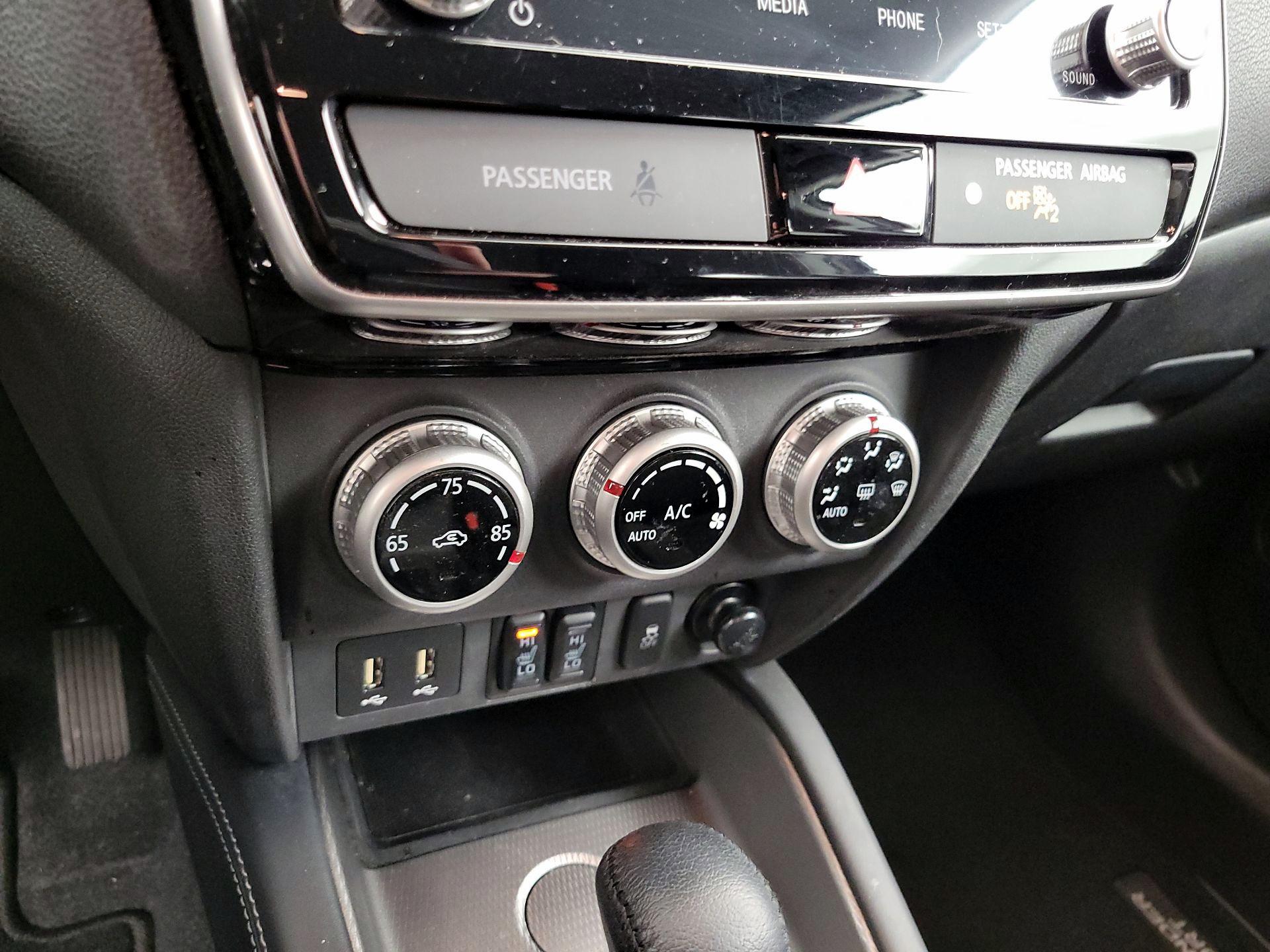 Thumbnail: 2020 Mitsubishi Outlander Sport - 16