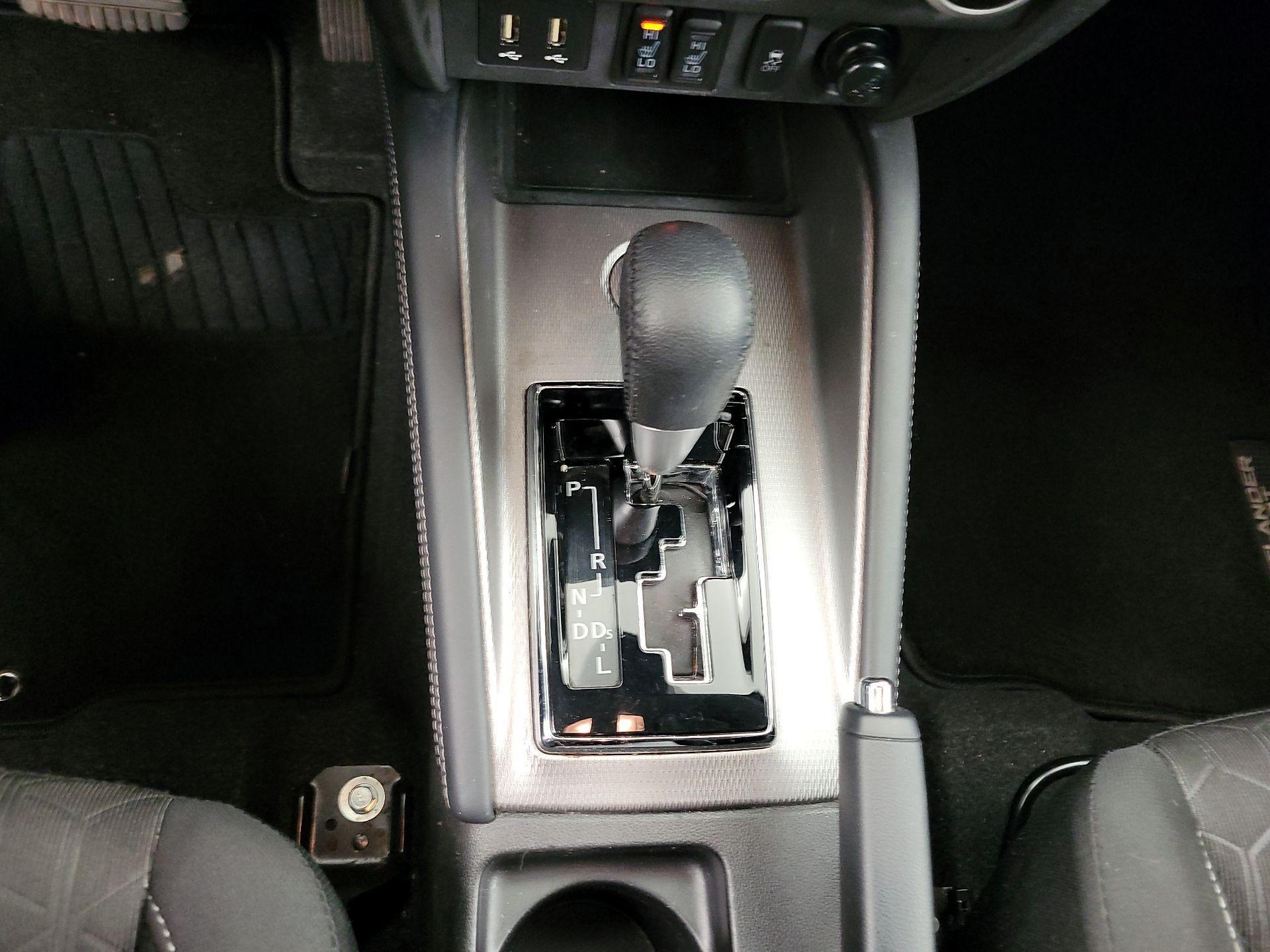 Thumbnail: 2020 Mitsubishi Outlander Sport - 17