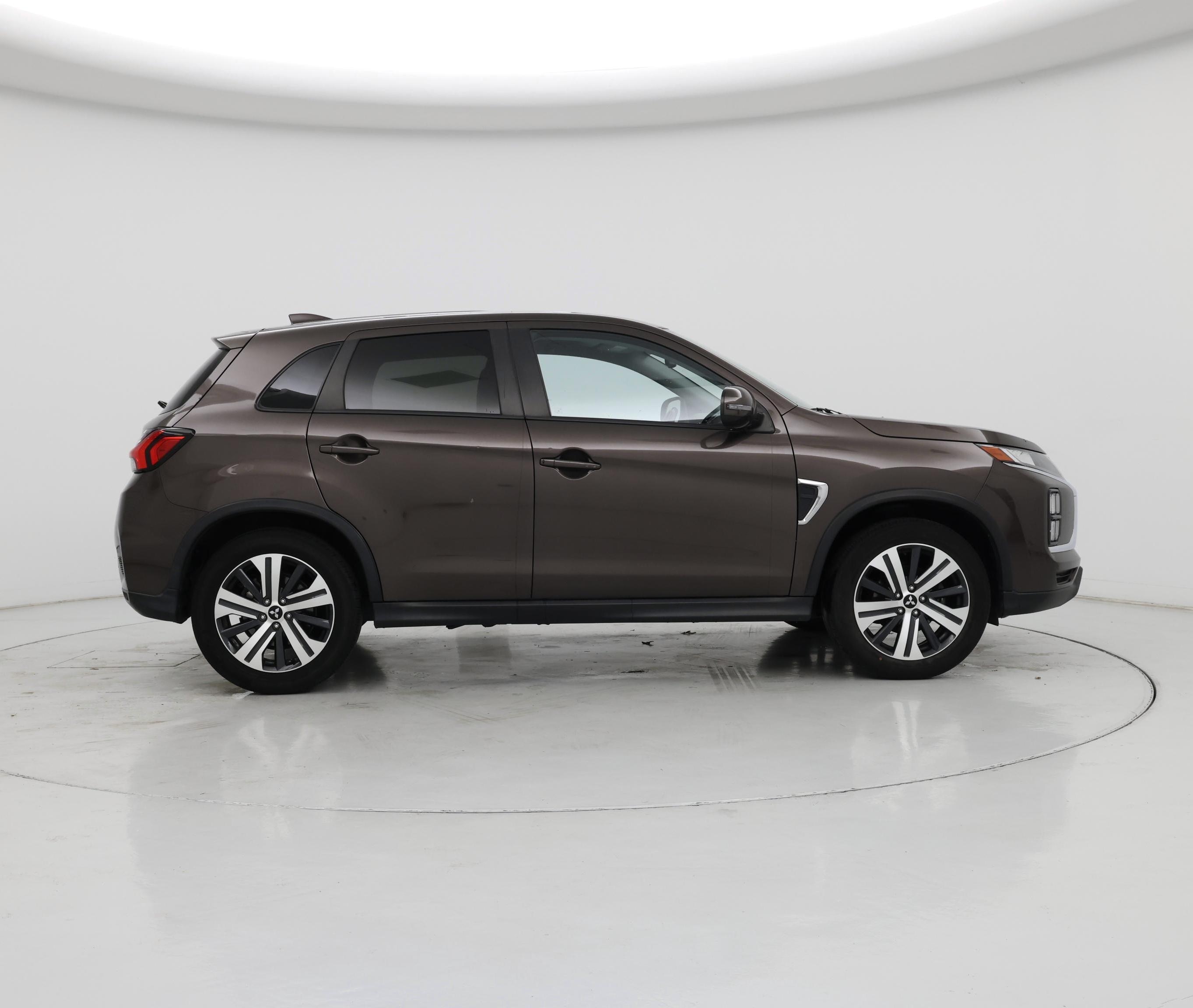 Thumbnail: 2020 Mitsubishi Outlander Sport - 7