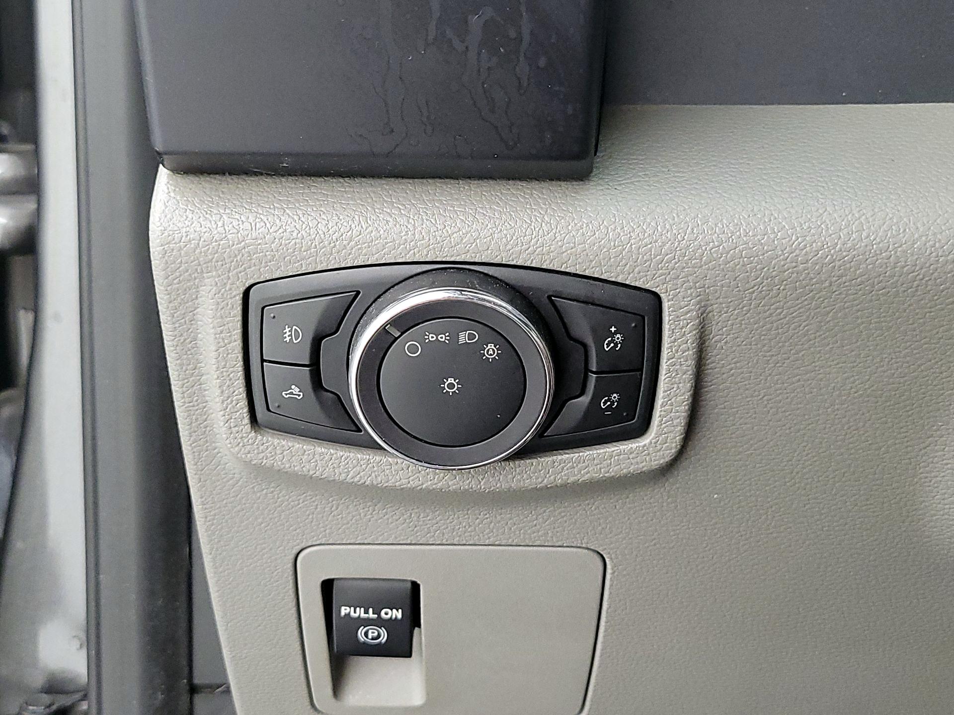 Thumbnail: 2015 Ford F-150 - 13