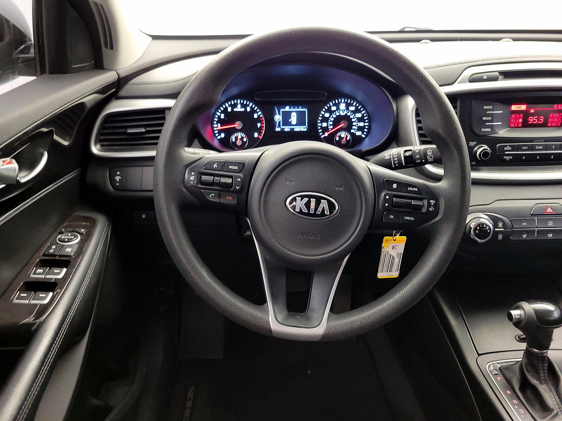 Thumbnail: 2017 Kia Sorento - 10