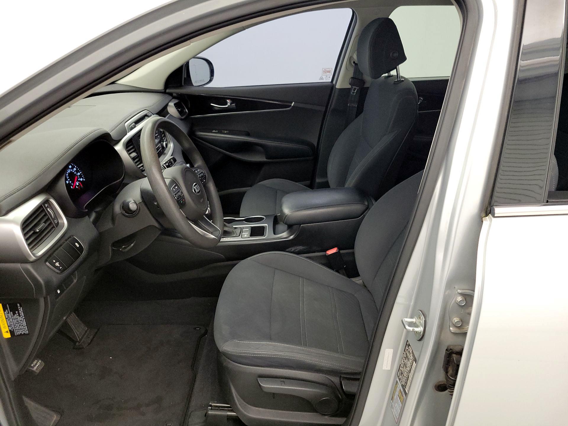 Thumbnail: 2017 Kia Sorento - 11