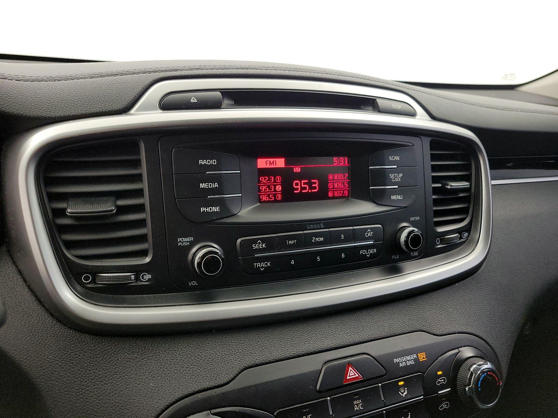 Thumbnail: 2017 Kia Sorento - 14