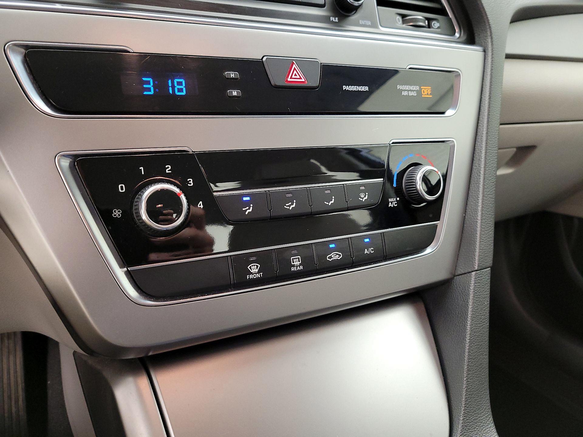 Thumbnail: 2015 Hyundai Sonata - 15