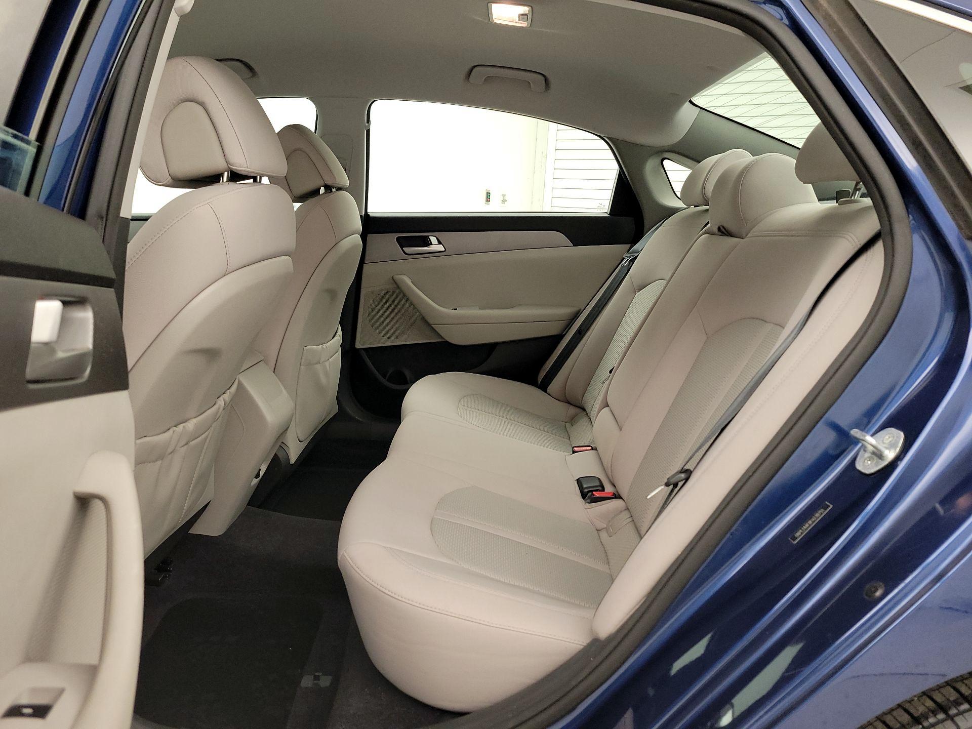 Thumbnail: 2015 Hyundai Sonata - 18