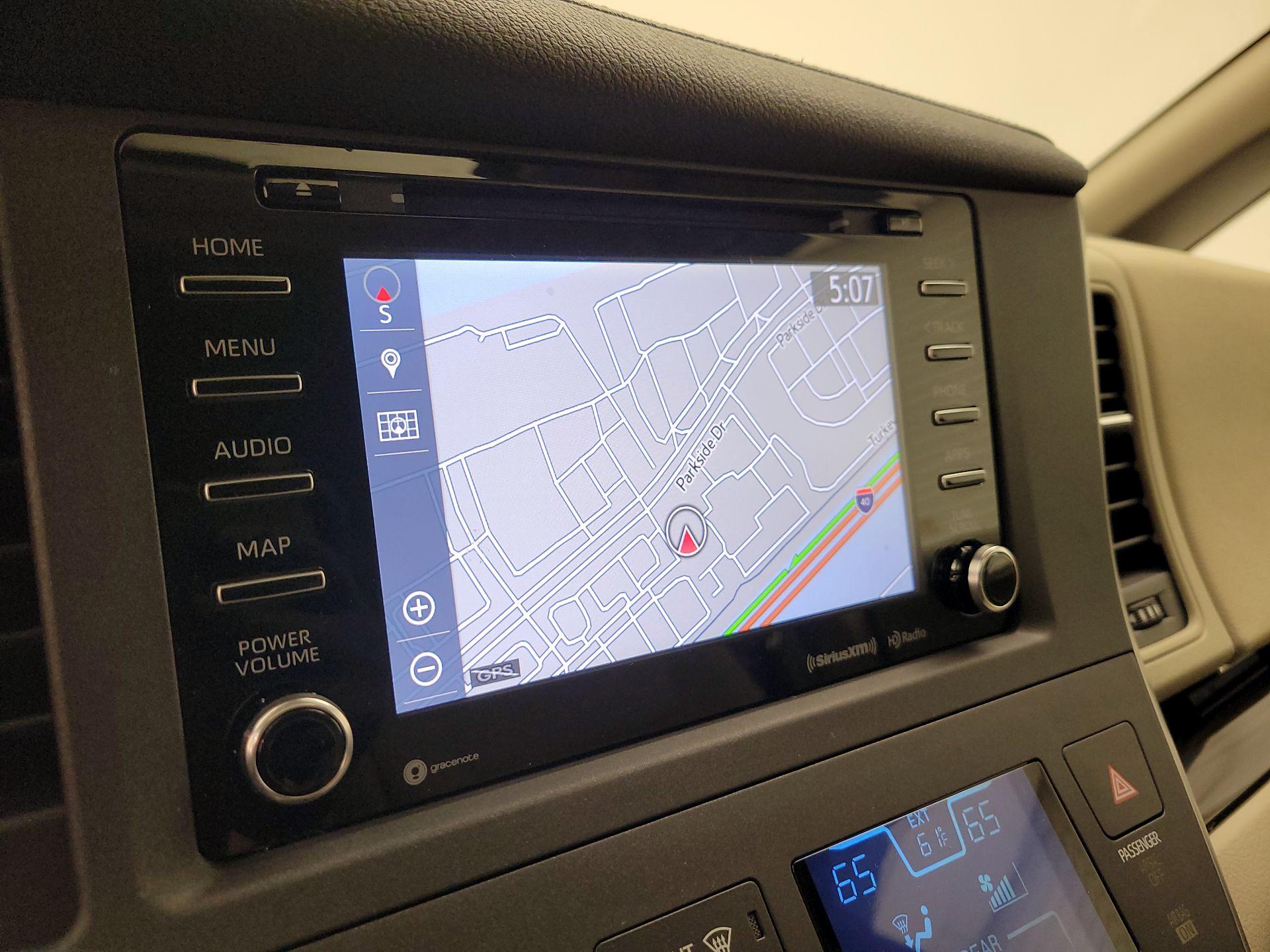 Thumbnail: 2020 Toyota Sienna - 14