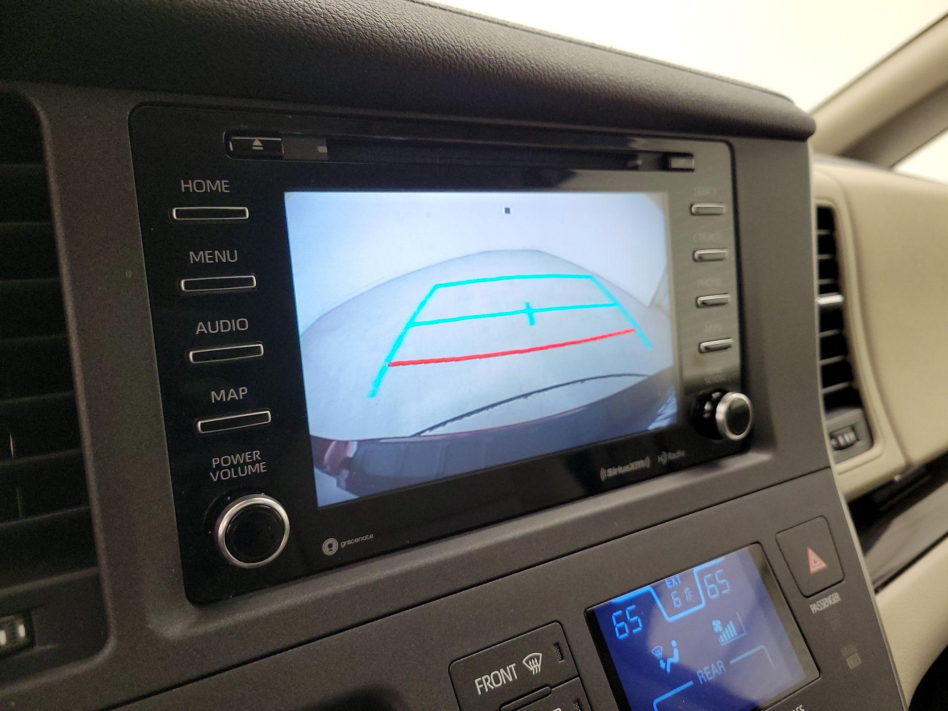 Thumbnail: 2020 Toyota Sienna - 15