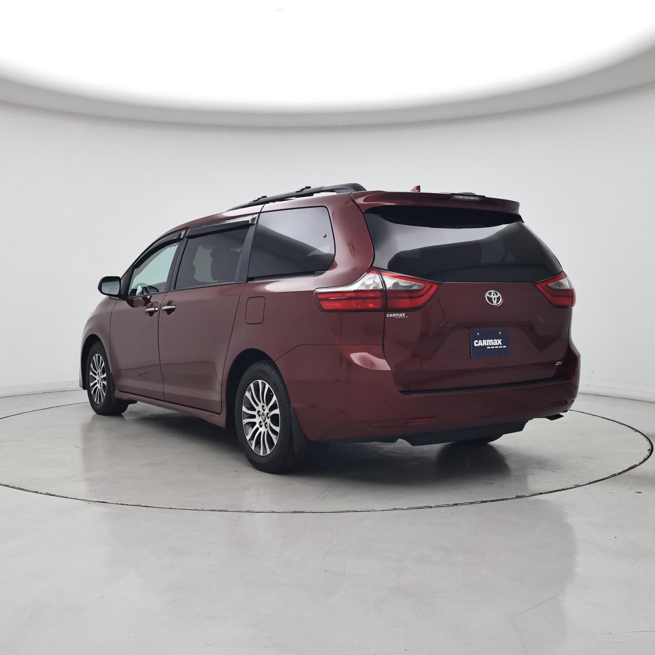 Thumbnail: 2020 Toyota Sienna - 2