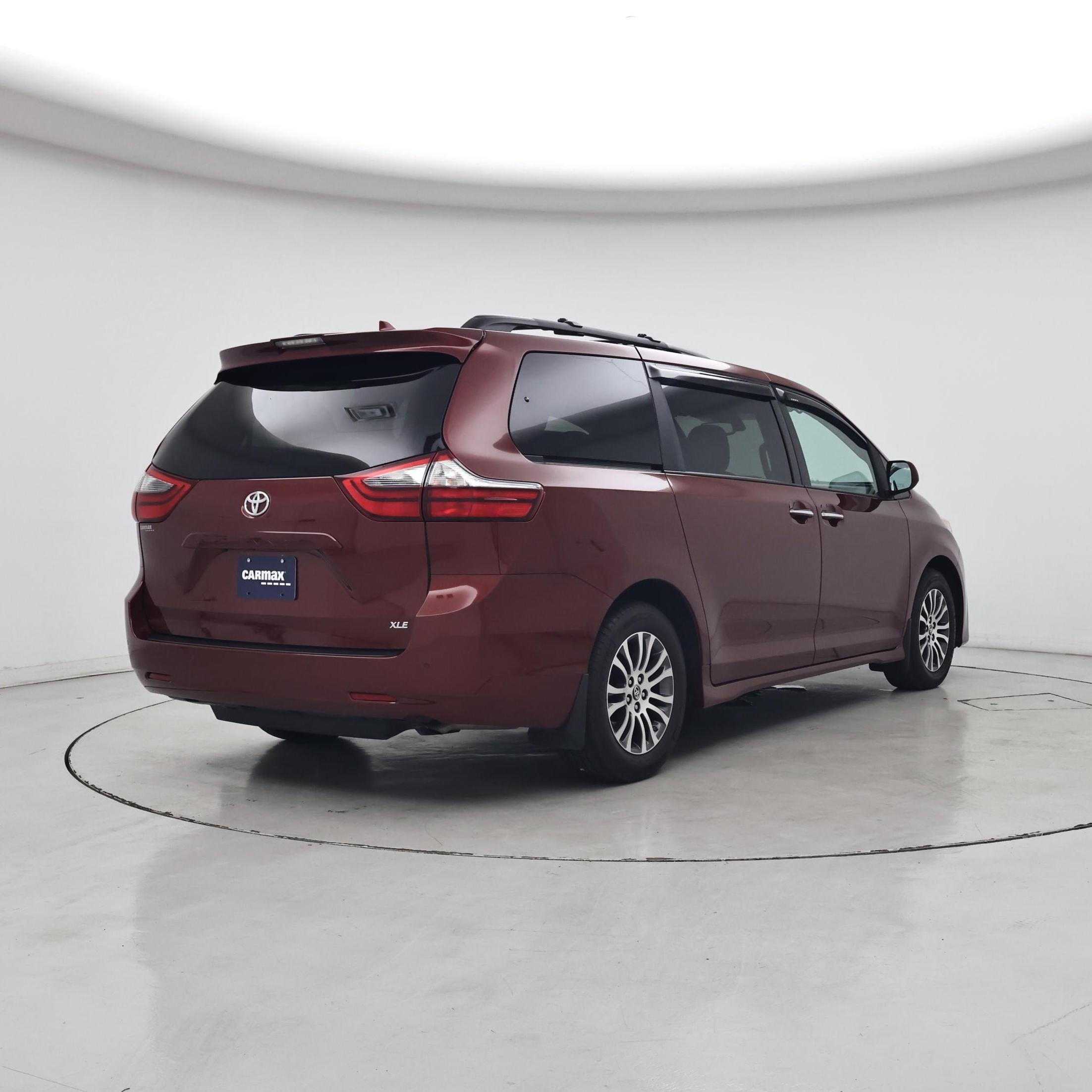 Thumbnail: 2020 Toyota Sienna - 8