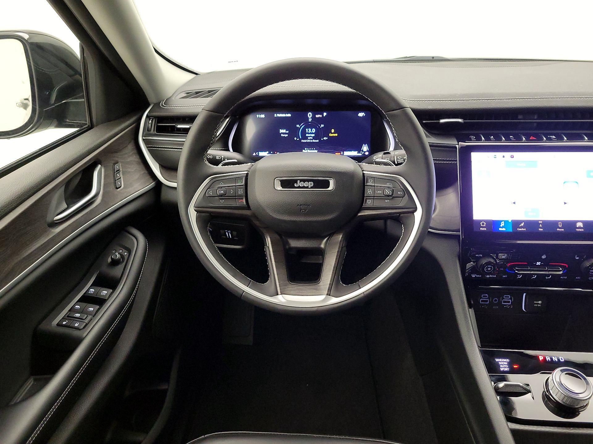 Thumbnail: 2023 Jeep Grand Cherokee - 10