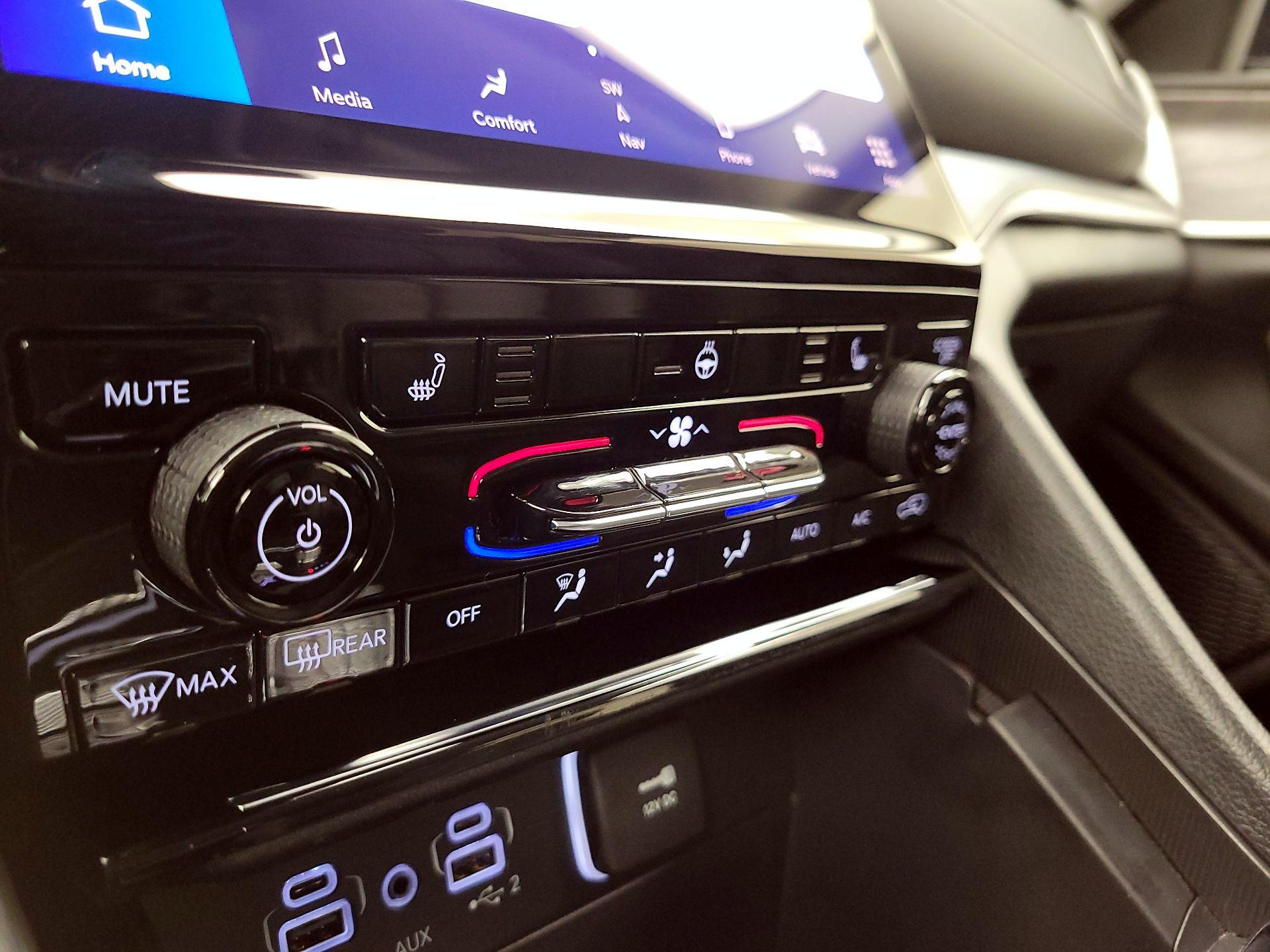 Thumbnail: 2023 Jeep Grand Cherokee - 17