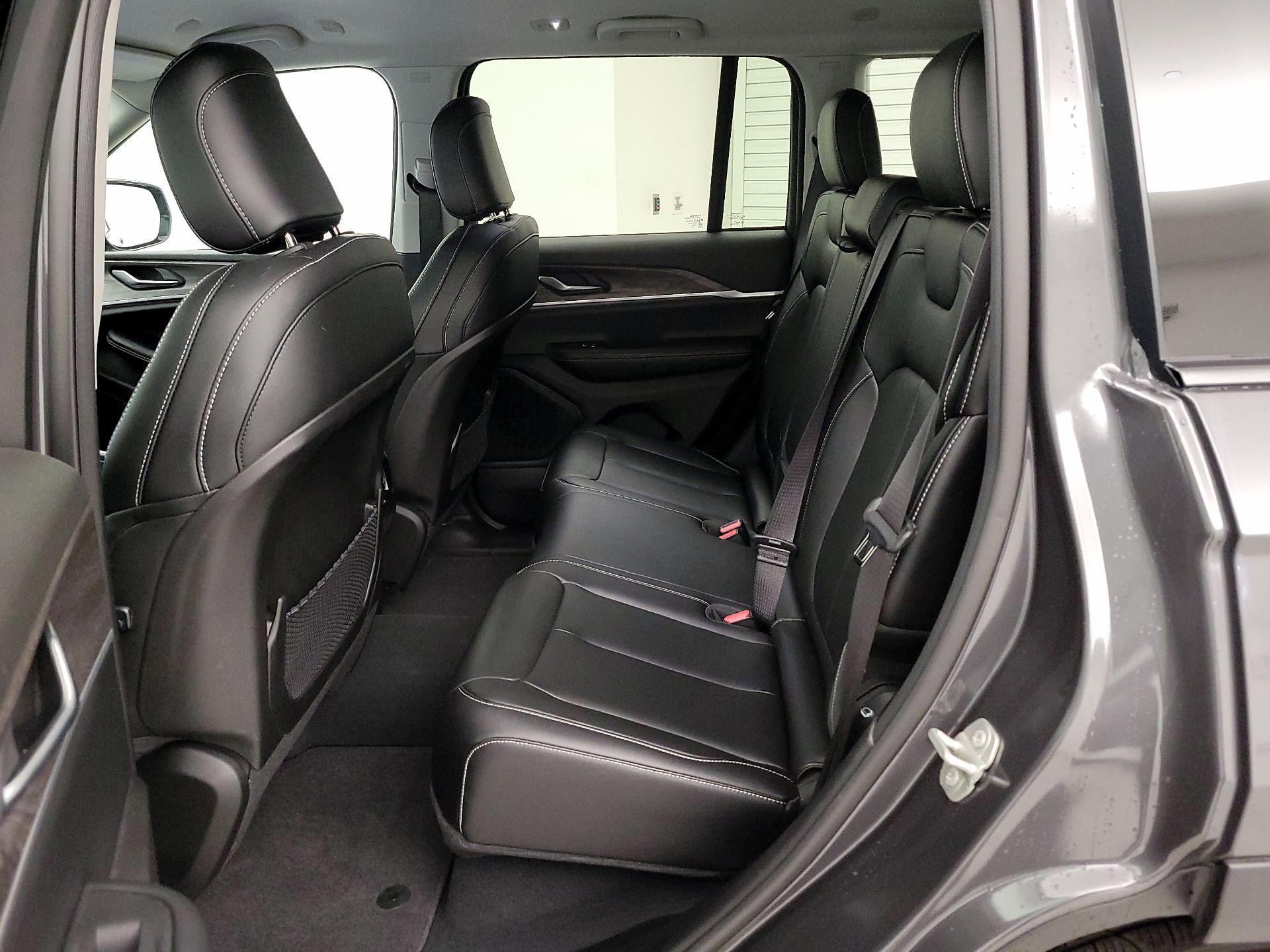 Thumbnail: 2023 Jeep Grand Cherokee - 20