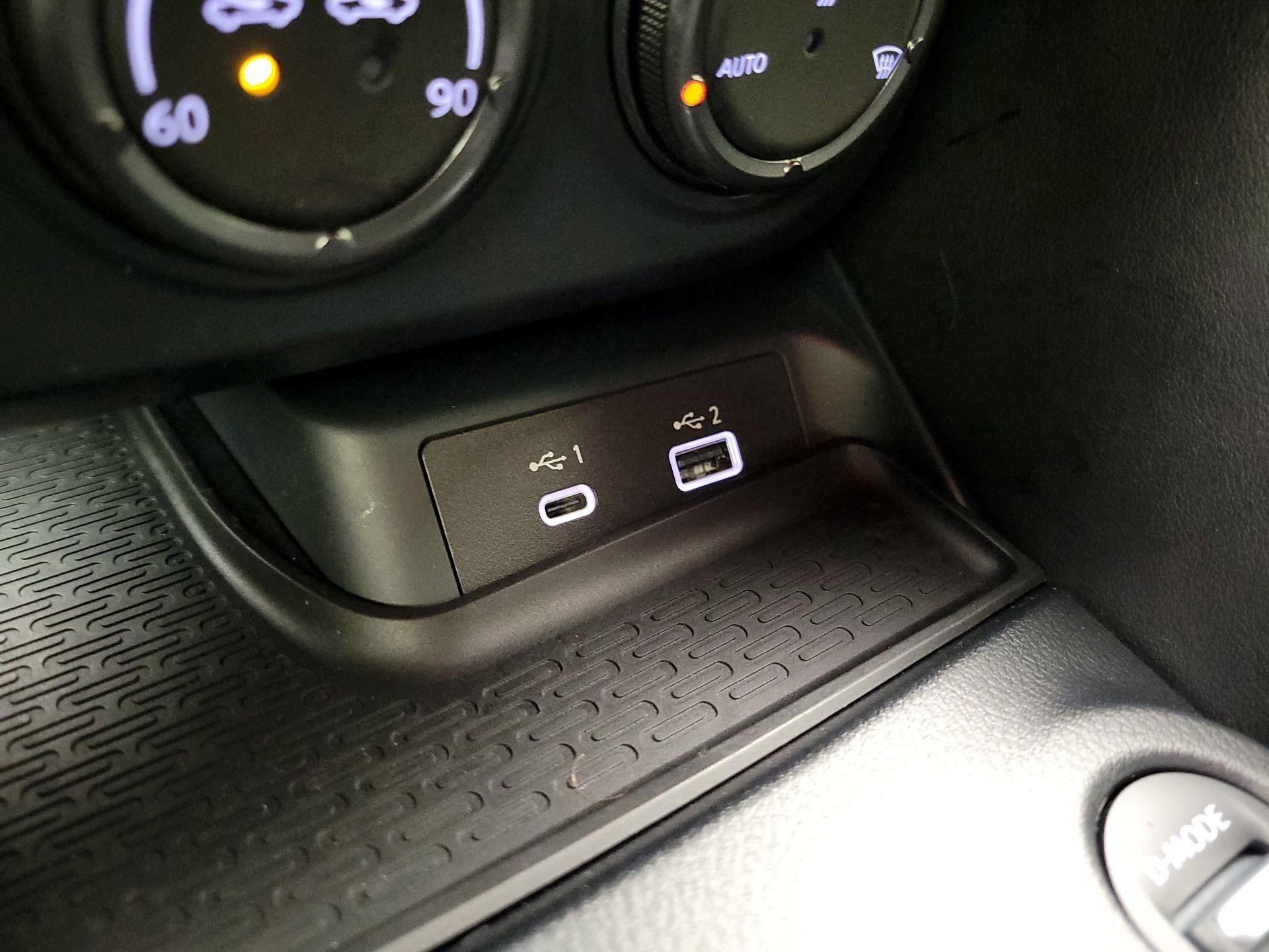 Thumbnail: 2024 Nissan Z - 19