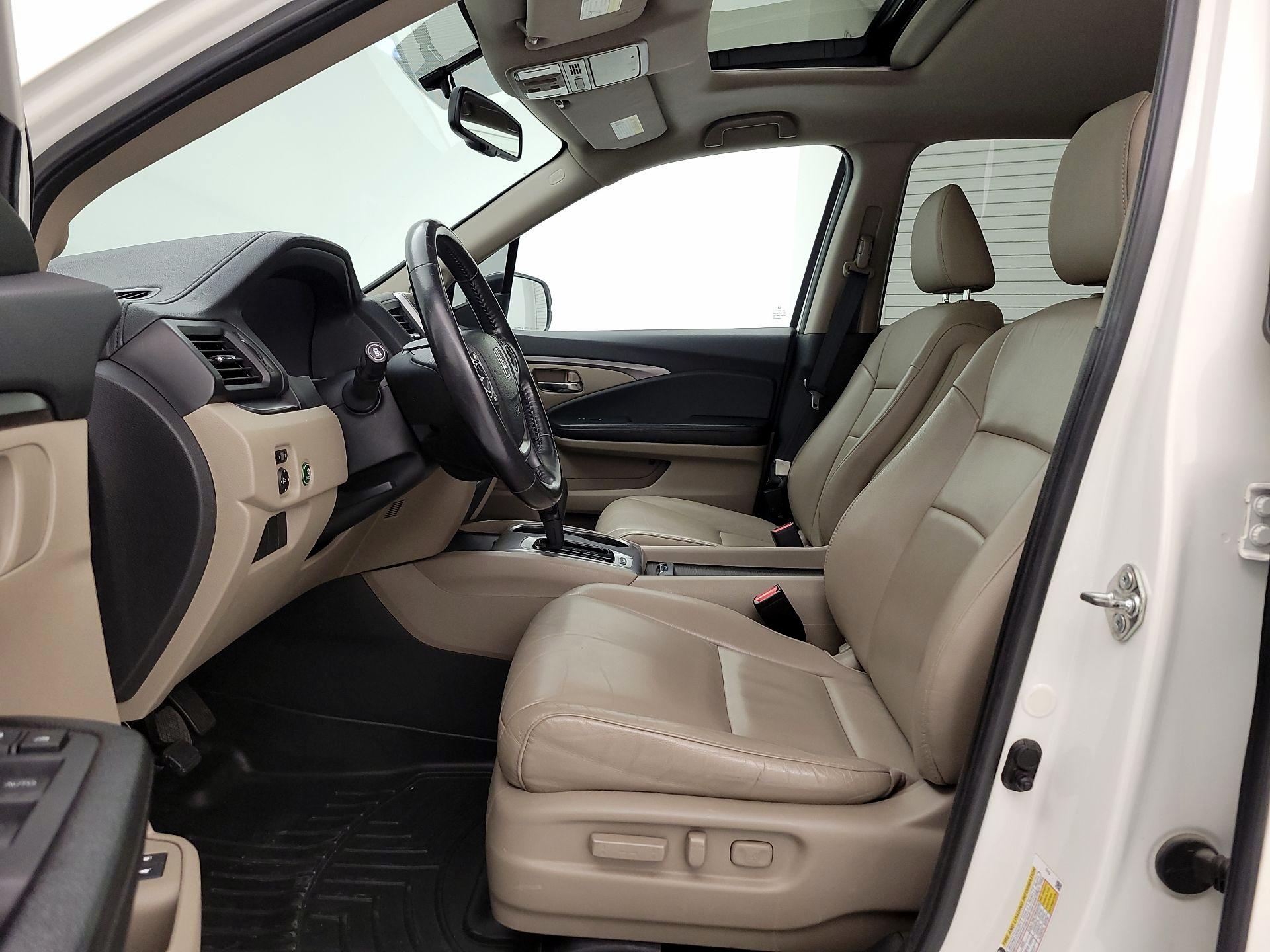 Thumbnail: 2018 Honda Pilot - 11