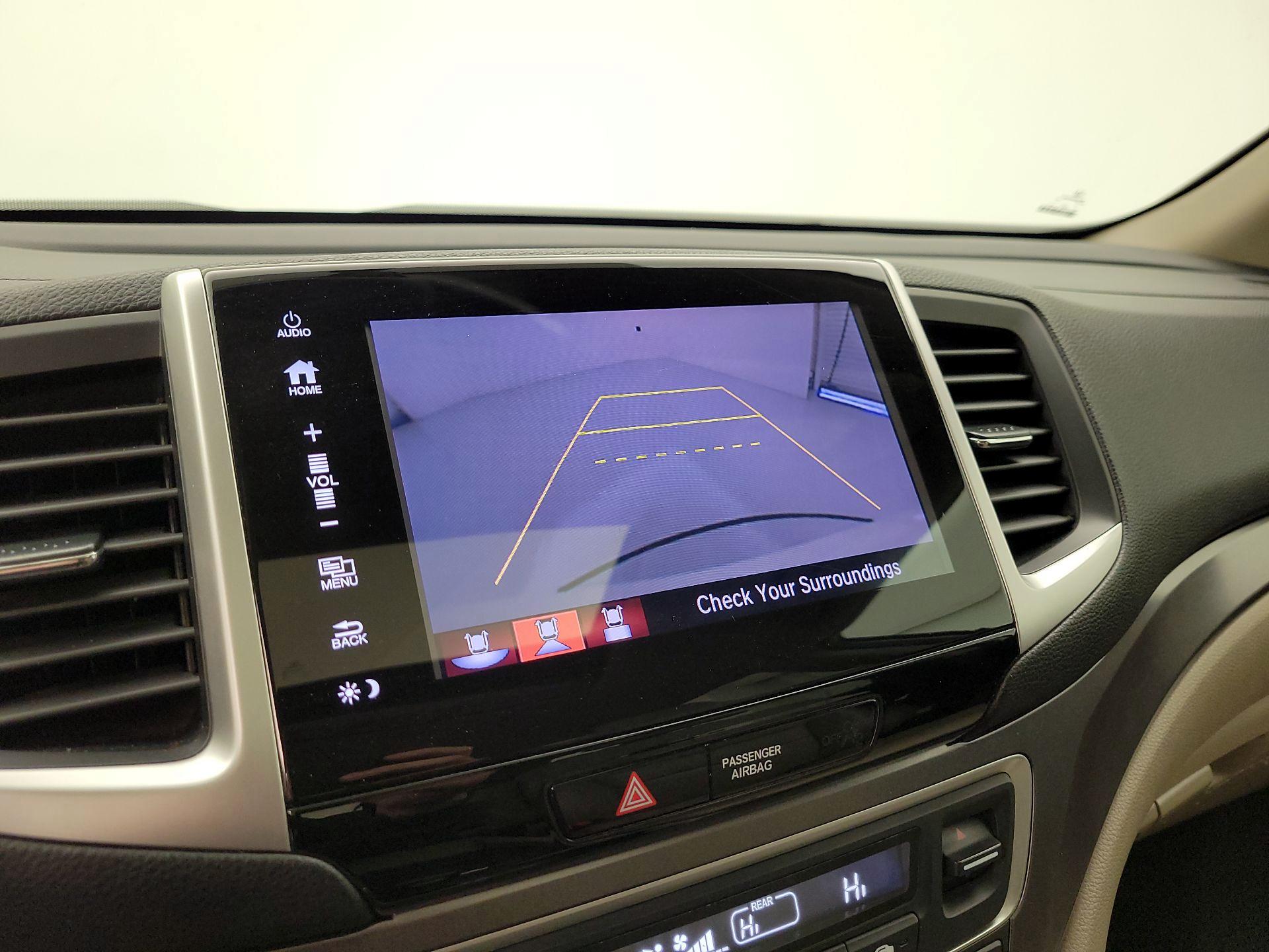 Thumbnail: 2018 Honda Pilot - 14