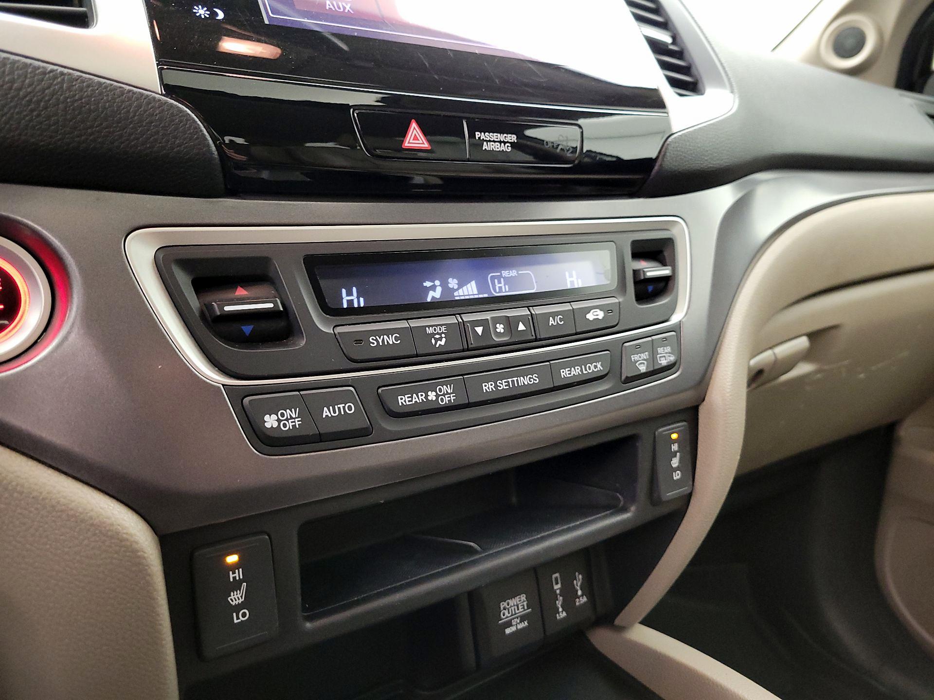 Thumbnail: 2018 Honda Pilot - 16