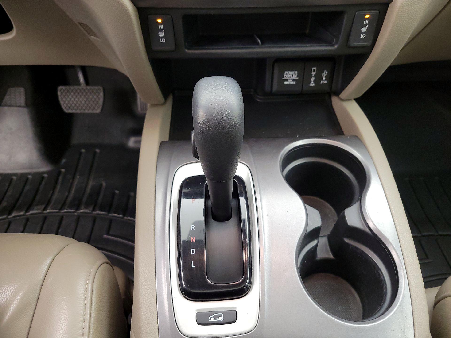 Thumbnail: 2018 Honda Pilot - 17