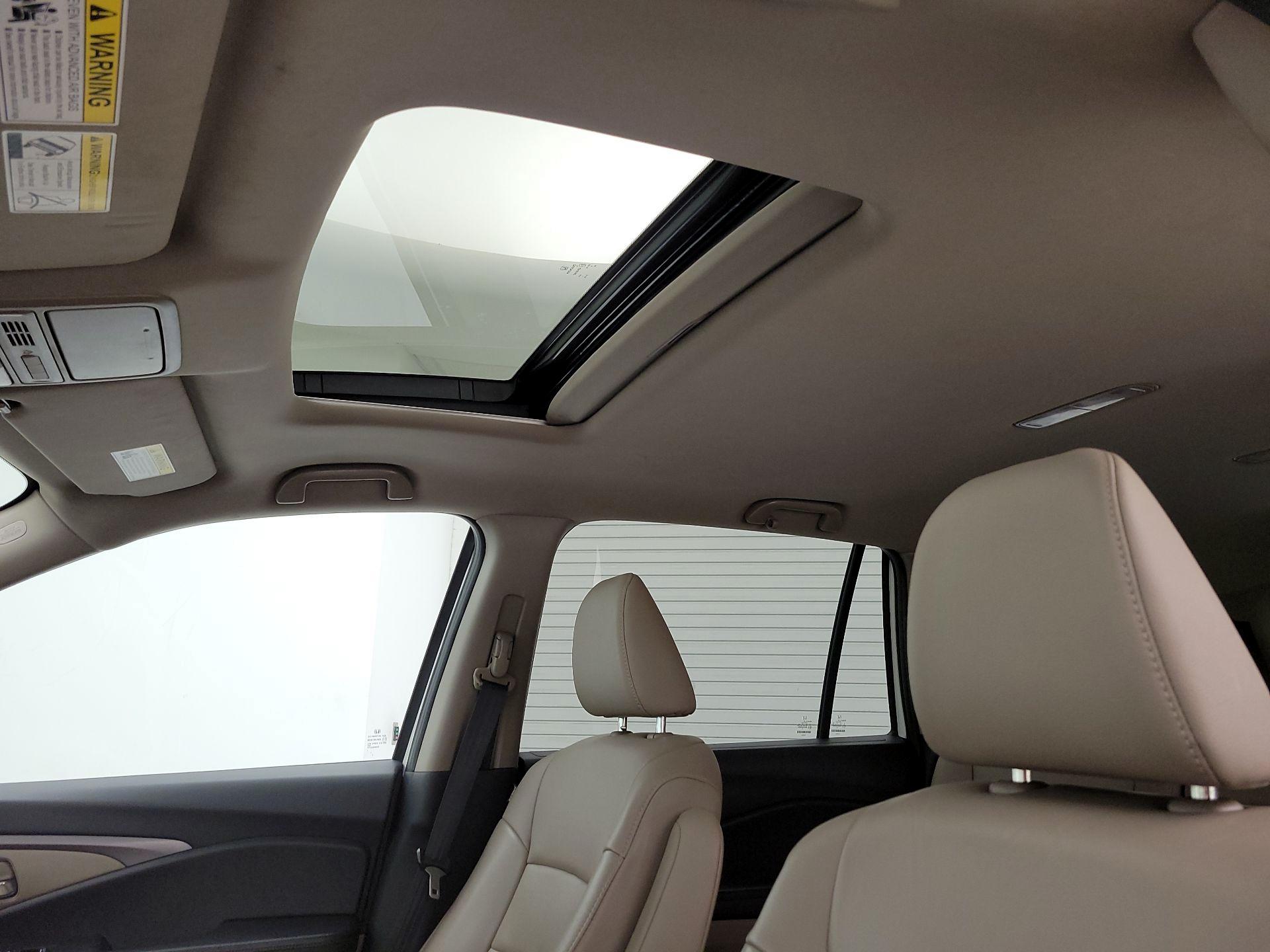 Thumbnail: 2018 Honda Pilot - 19