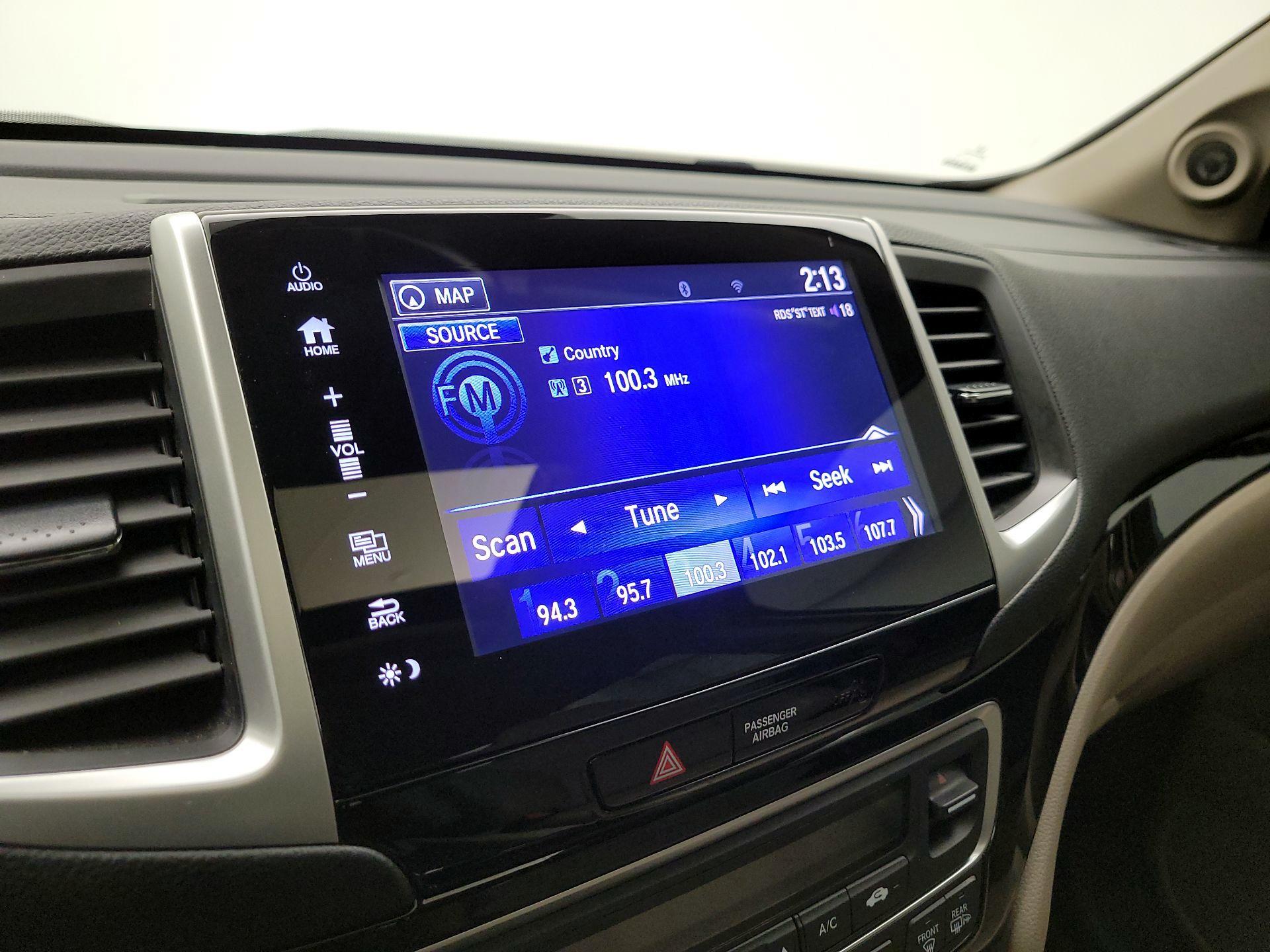 Thumbnail: 2017 Honda Pilot - 16