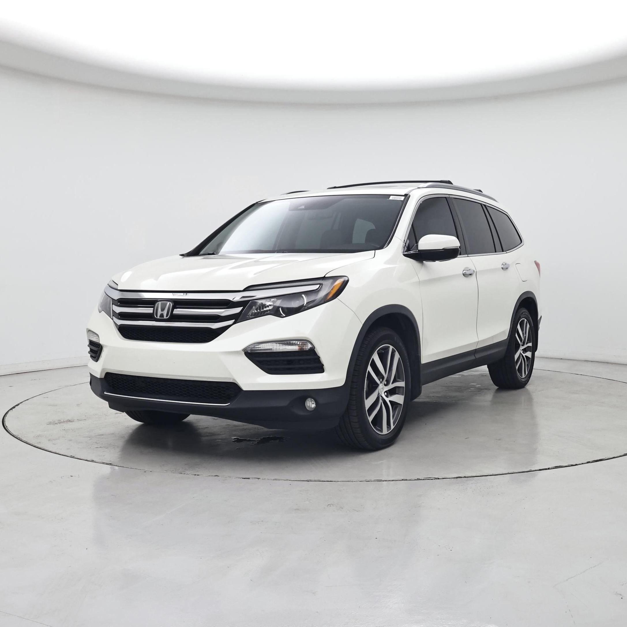 Thumbnail: 2017 Honda Pilot - 4