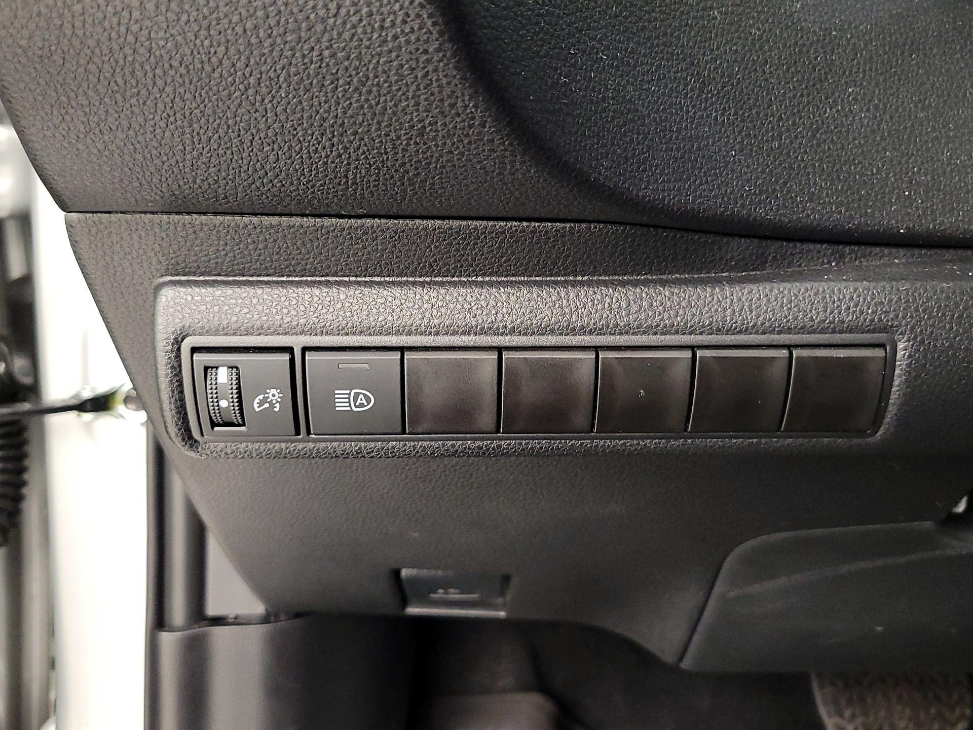 Thumbnail: 2025 Toyota Corolla - 13