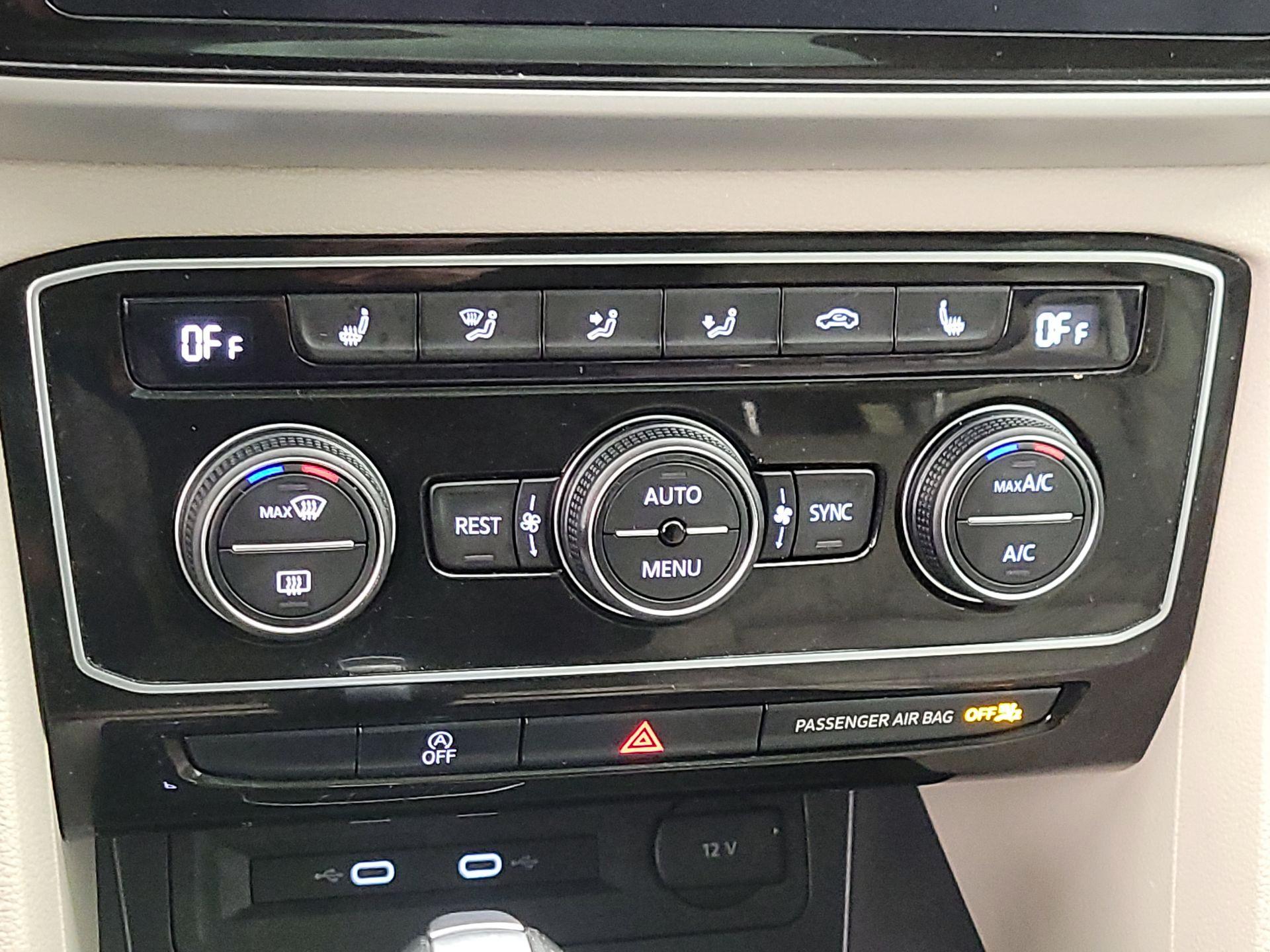 Thumbnail: 2022 Volkswagen Atlas - 16