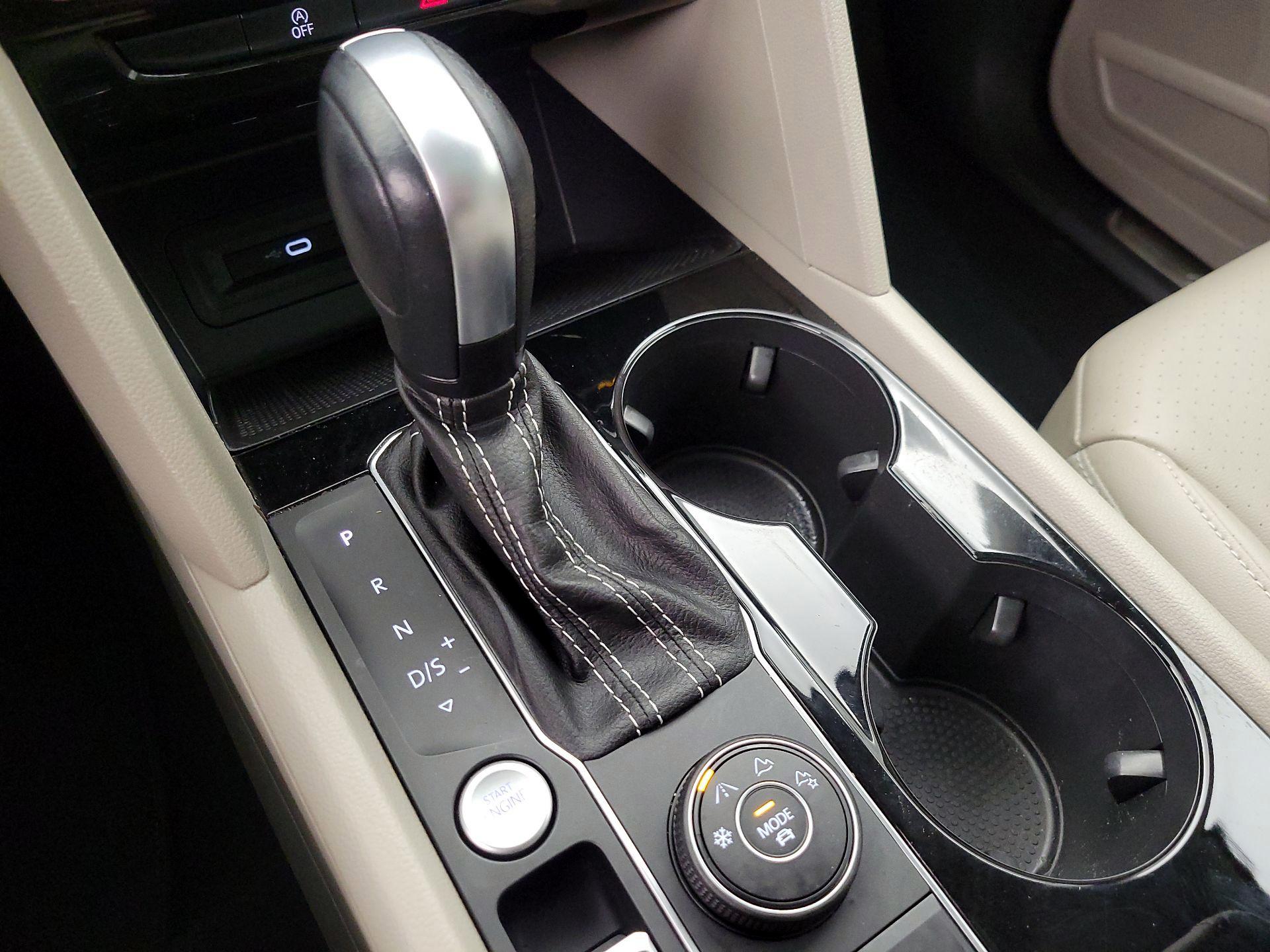 Thumbnail: 2022 Volkswagen Atlas - 17