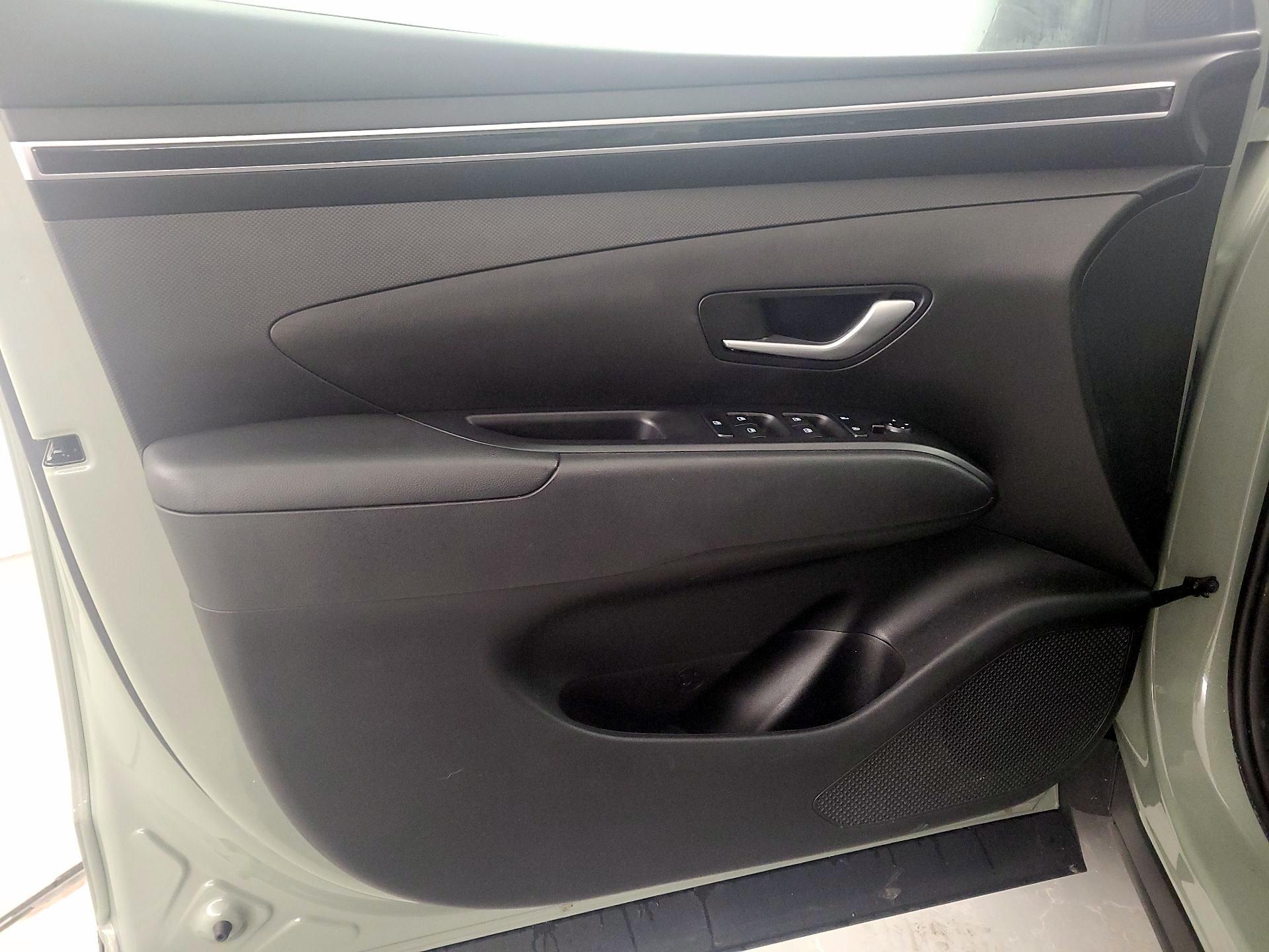 Thumbnail: 2023 Hyundai Santa Cruz - 12