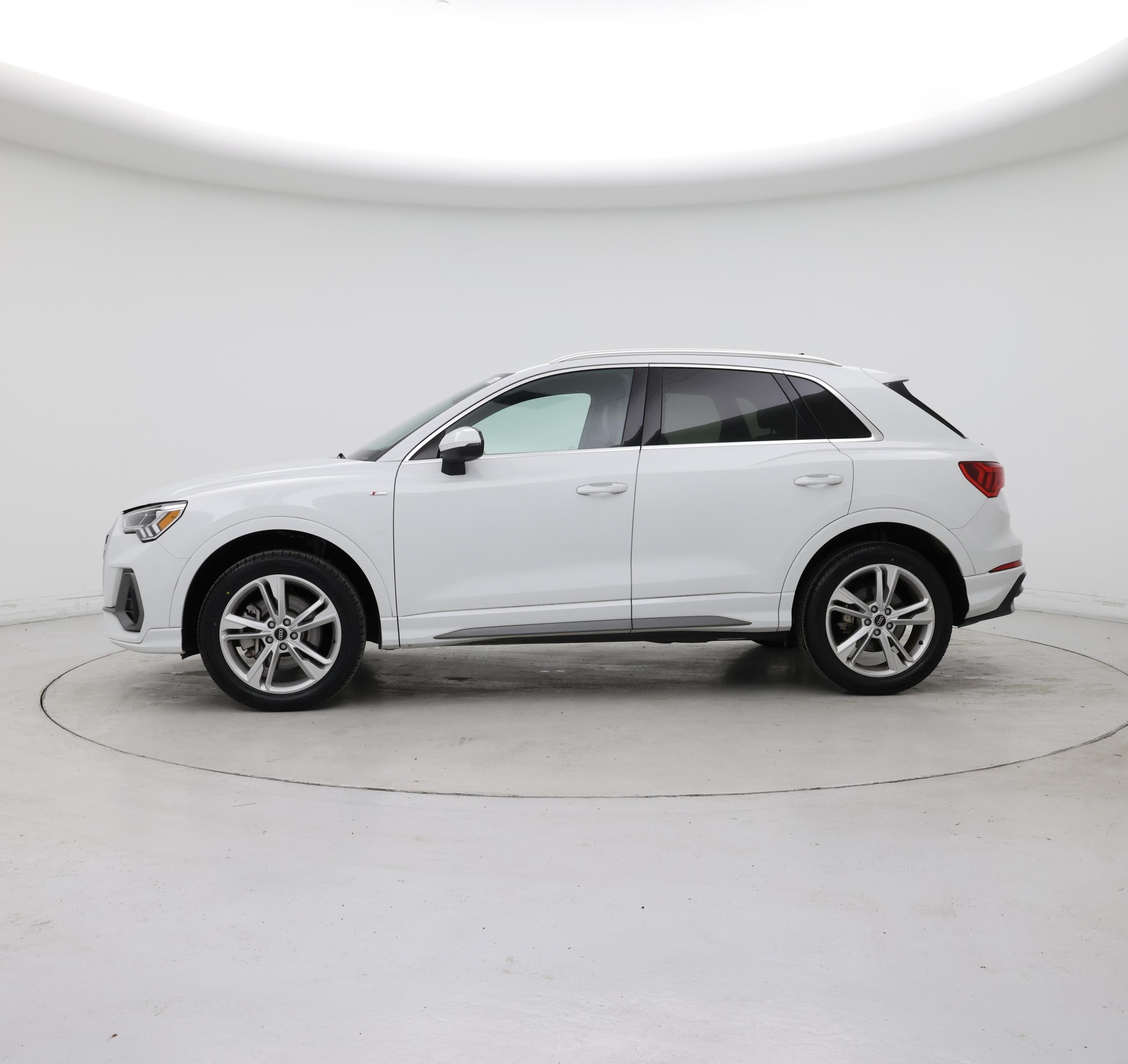Thumbnail: 2022 Audi Q3 - 3